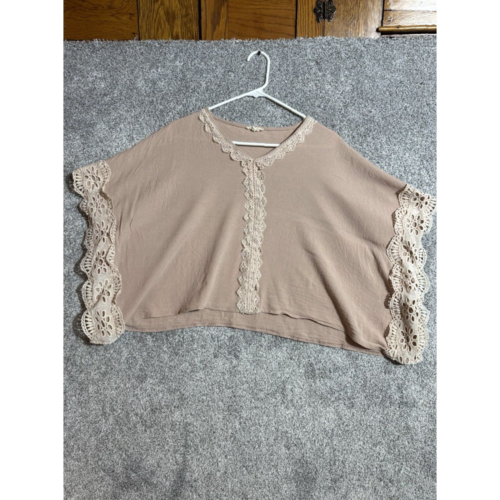 Vintage La Miel Crochet Trim Top Blouse Womens M Beige Short Sleeve V-Neck Pullover Knit Boxy Boho Cottagecore Ethereal 100% Cotton Size M / US 6-8 / IT 42-44 - 2 Thumbnail