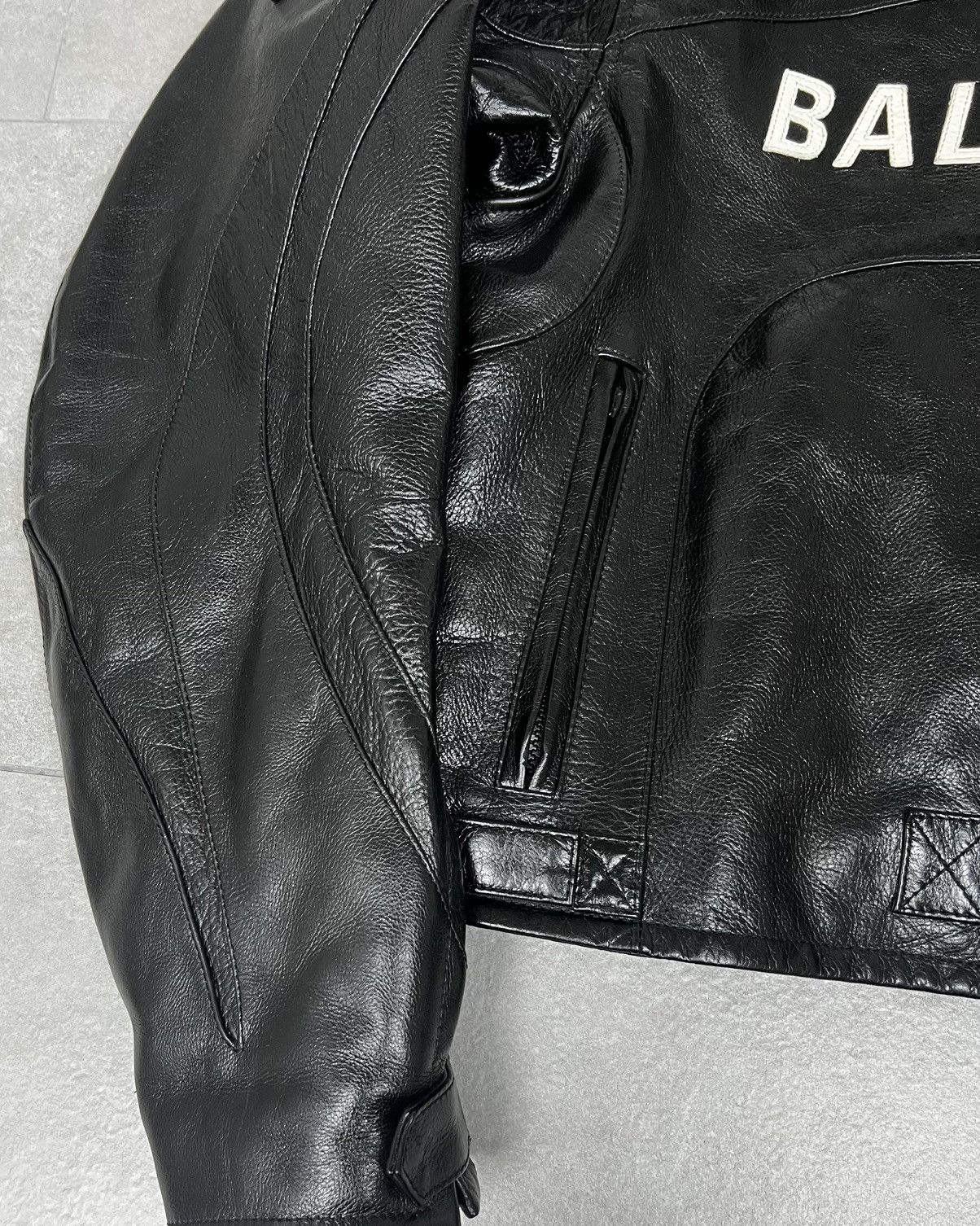 Balenciaga Balenciaga FW19 Grainy Buffalo Leather Biker Jacket Size US S / EU 44-46 / 1 - 5 Thumbnail
