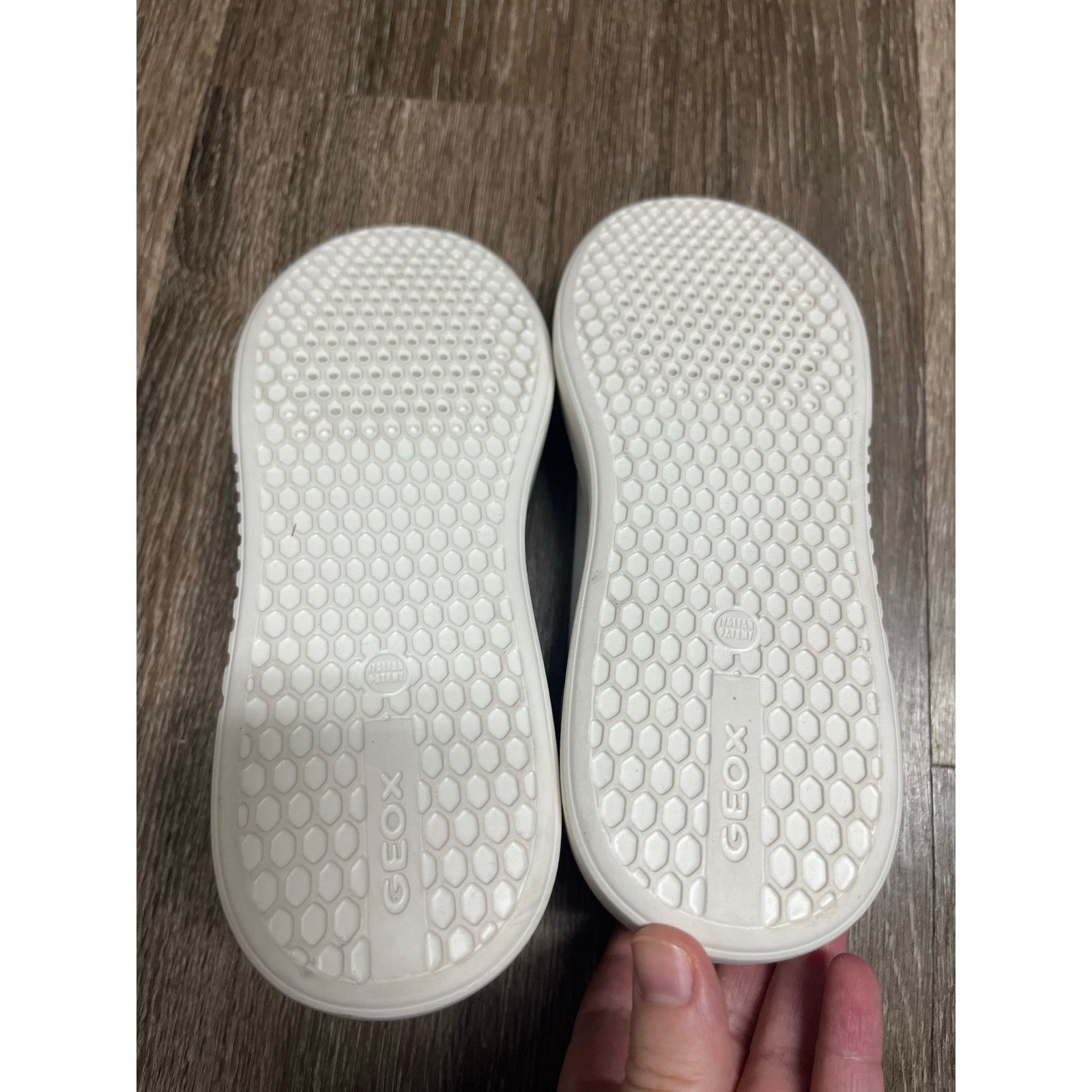Geox Geox D Nhenbus White Studded Sneakers size 6 Size US 6 / IT 36 - 7 Thumbnail