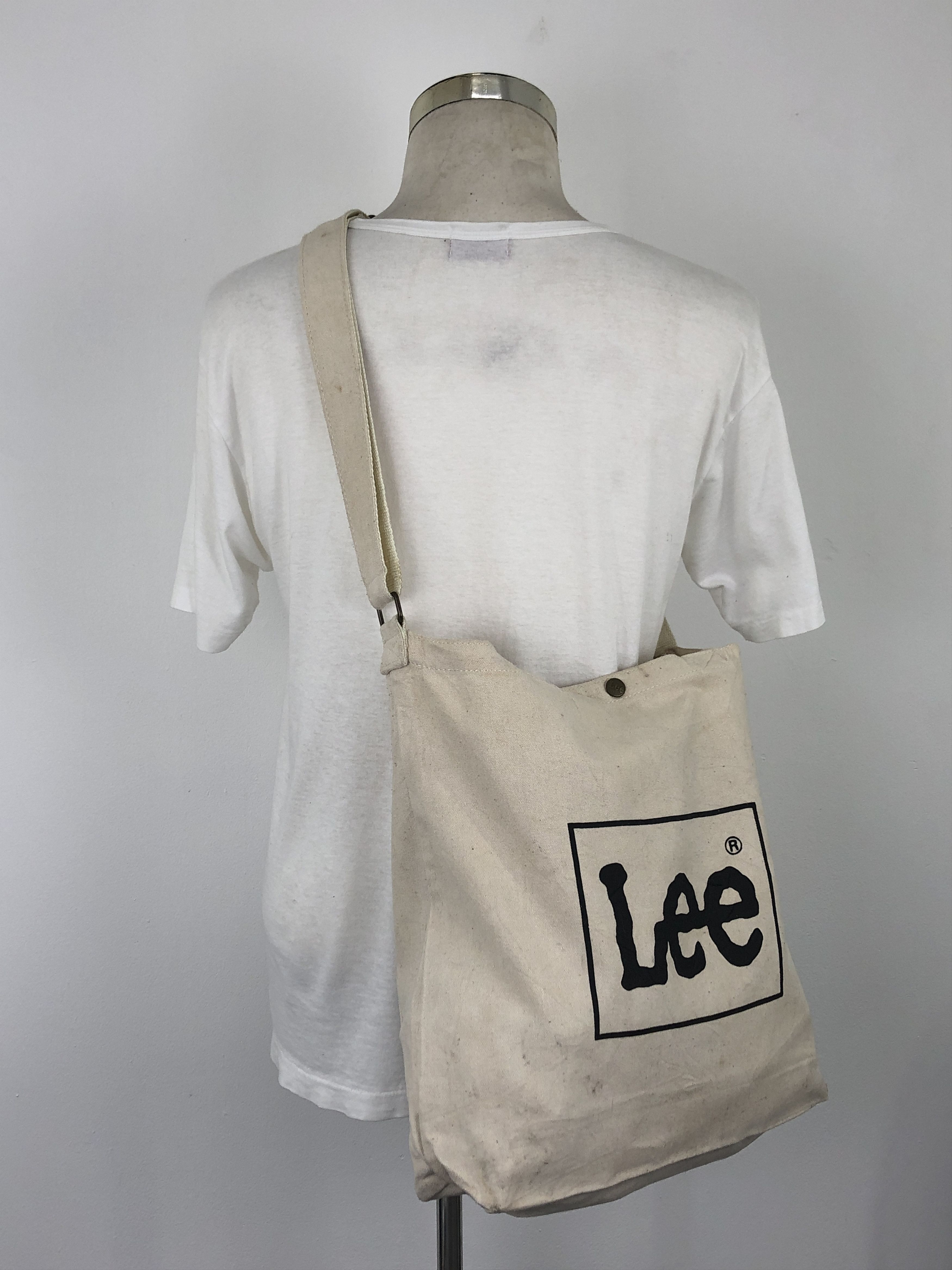 Lee Vintage 90s Lee Big Logo Crossbody Bag BG0165 Size ONE SIZE - 1 Preview