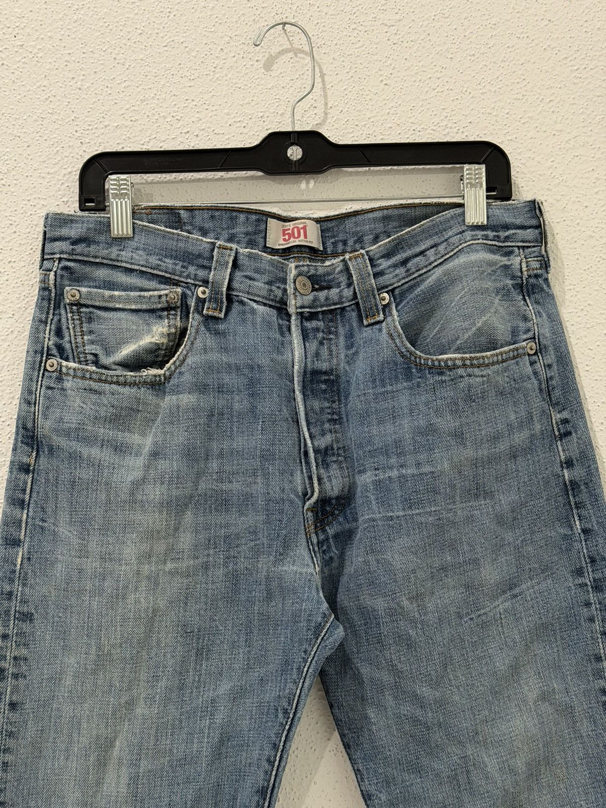 Levi's Vintage Clothing Vintage Levis 501 Jeans Light Wash Straight Leg Button Fly Size US 33 - 5 Thumbnail