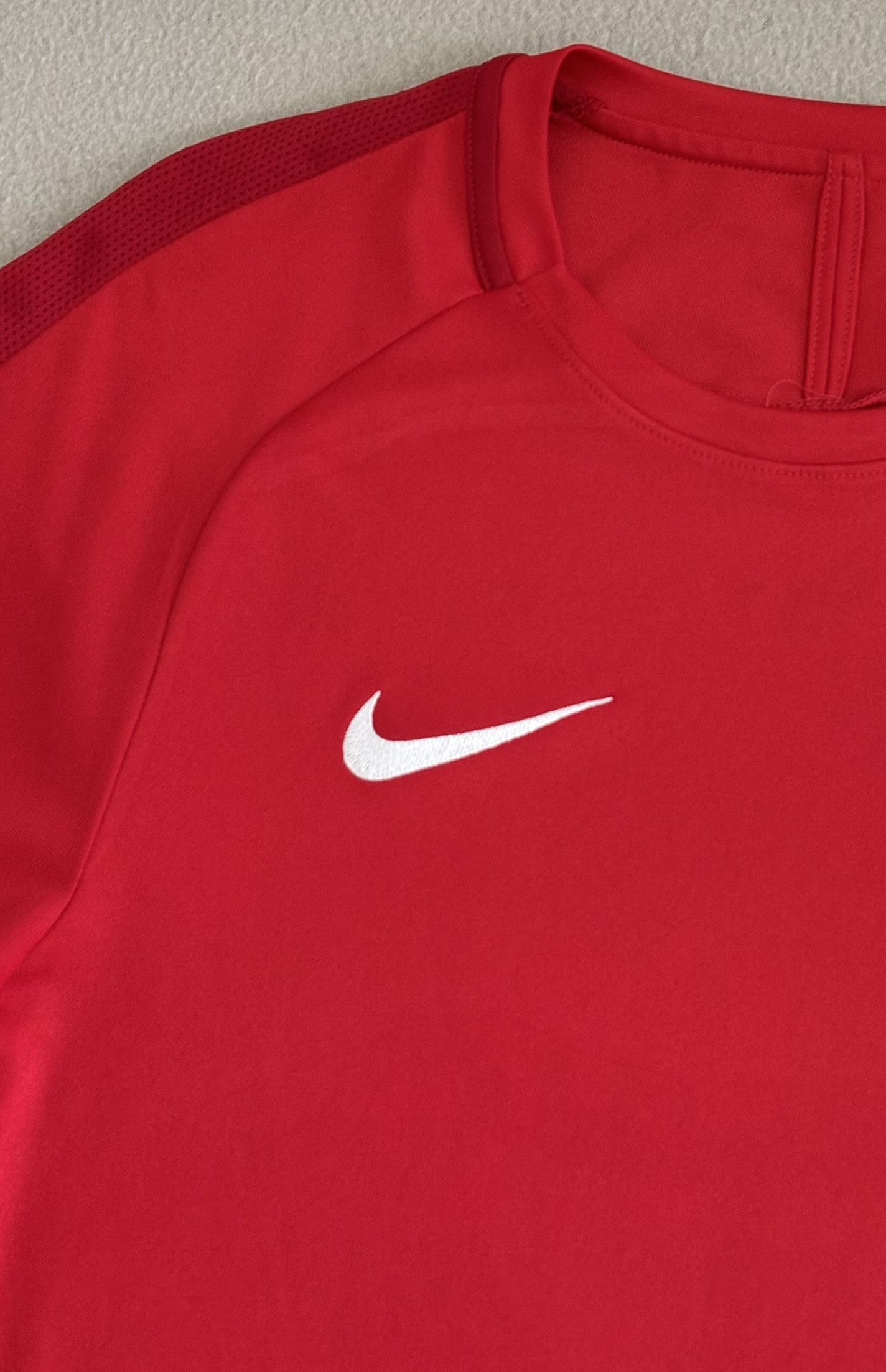 Nike BFC Dynamo 2012/2014 Nike Training Jersey Size S Size US S / EU 44-46 / 1 - 6 Thumbnail
