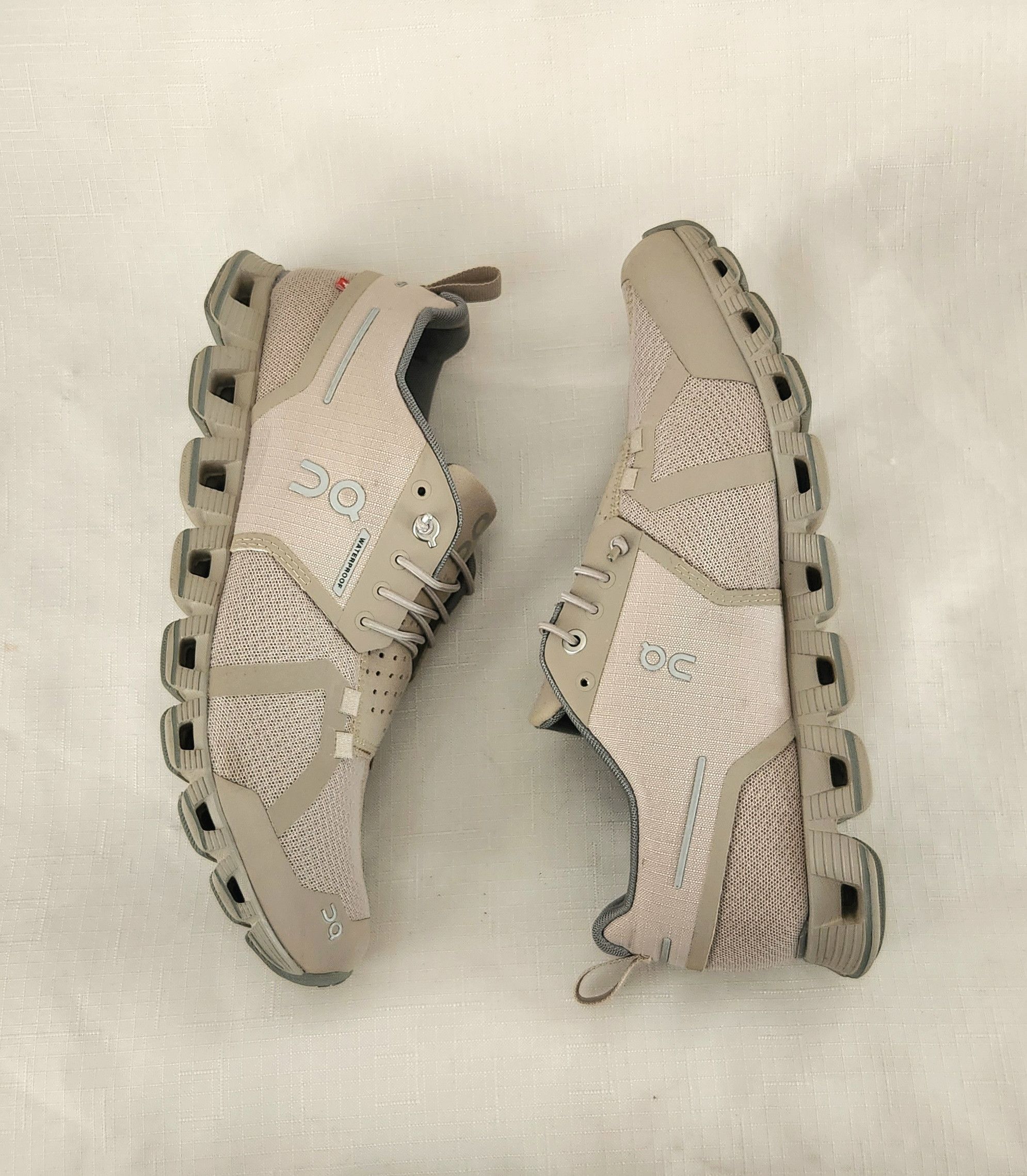 On ON Running Cloud Swiss Engineering Waterproof Womens SZ 9 Size US 9 / IT 39 - 7 Thumbnail