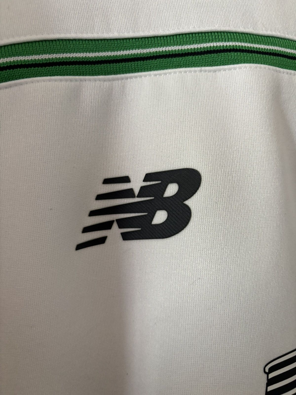 New Balance New Balance Celtic White Sweatshirt Size US XL / EU 56 / 4 - 5 Thumbnail
