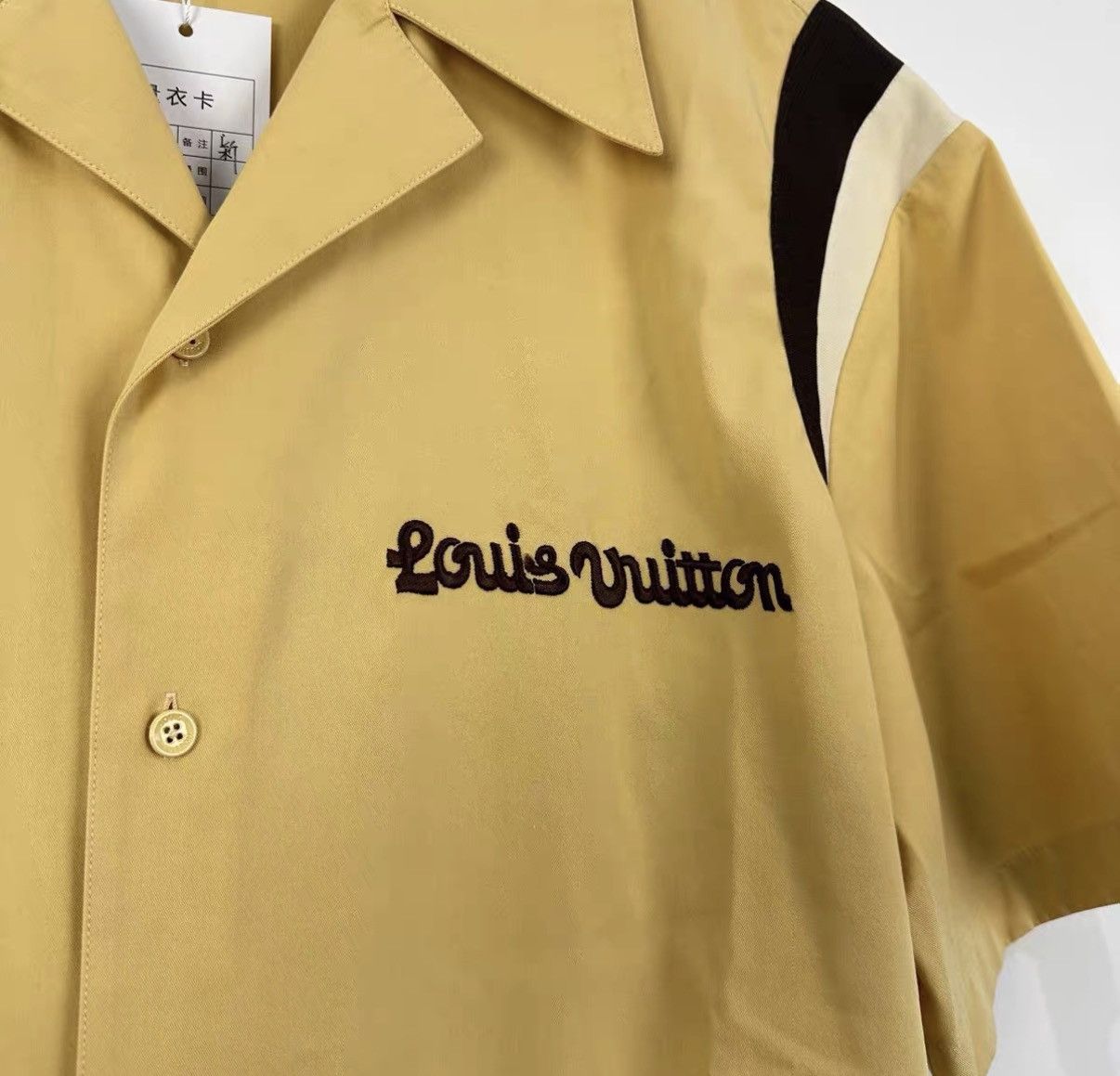 Louis Vuitton Louis Vuitton x Tyler V-neck Short Sleeve Shirt J42 Size US S / EU 44-46 / 1 - 4 Thumbnail
