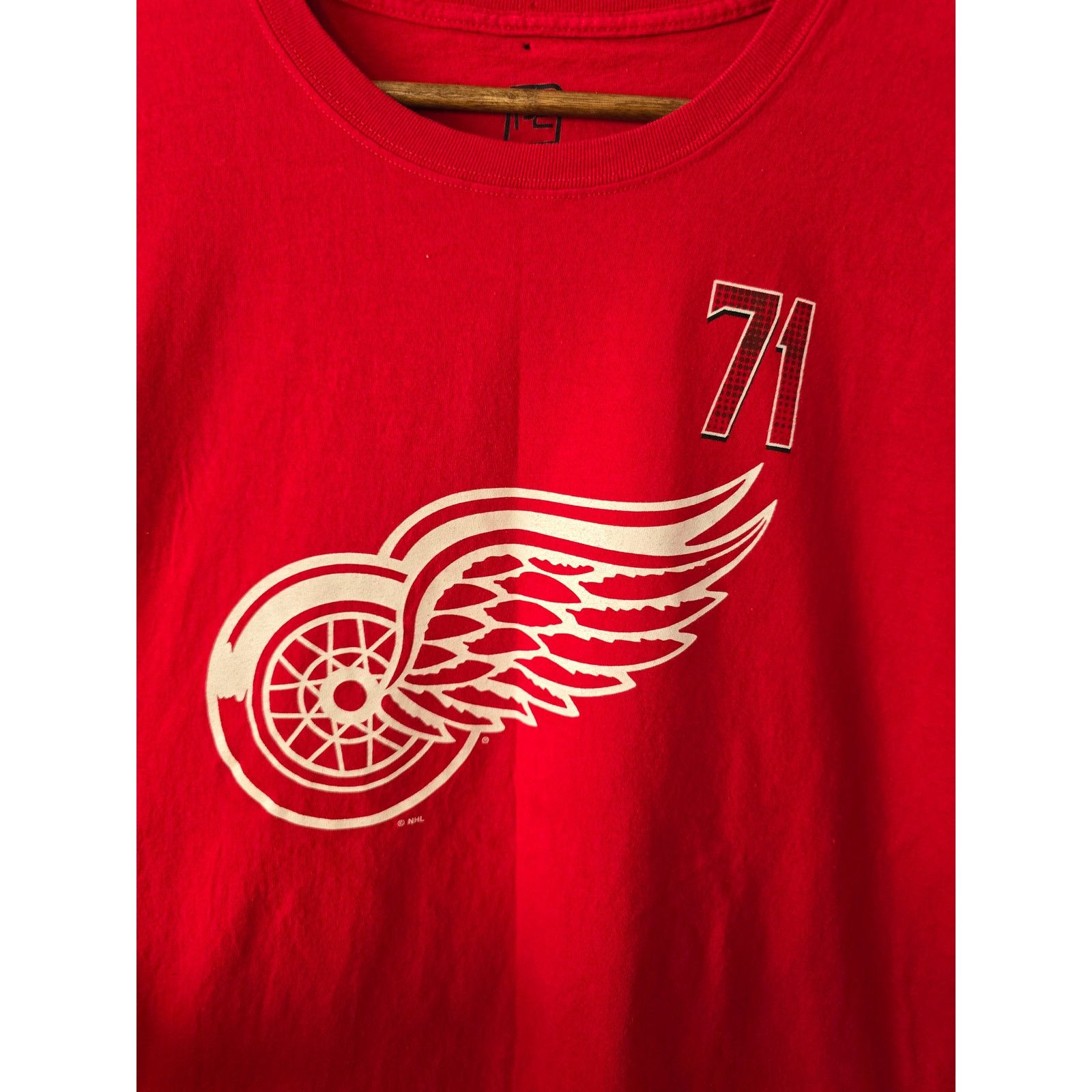 Other Detroit Red Wings Dylan Larkin 71 NHL Red XL Hockey Shirt Size US XL / EU 56 / 4 - 2 Thumbnail