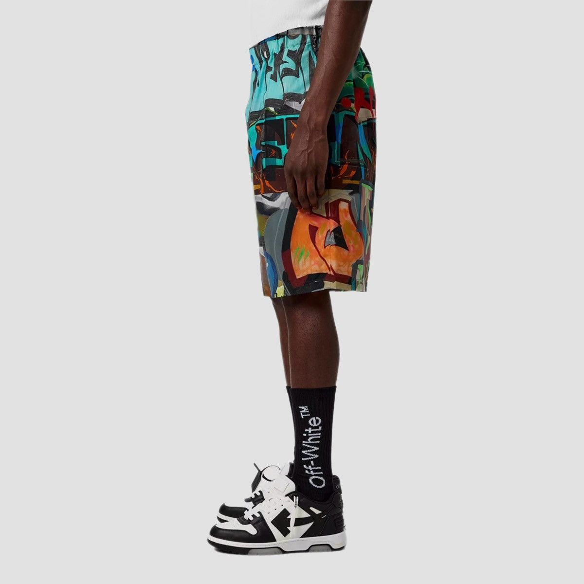 Off-White Off-White Graffiti Bermuda Shorts Size US 30 / EU 46 - 2 Thumbnail