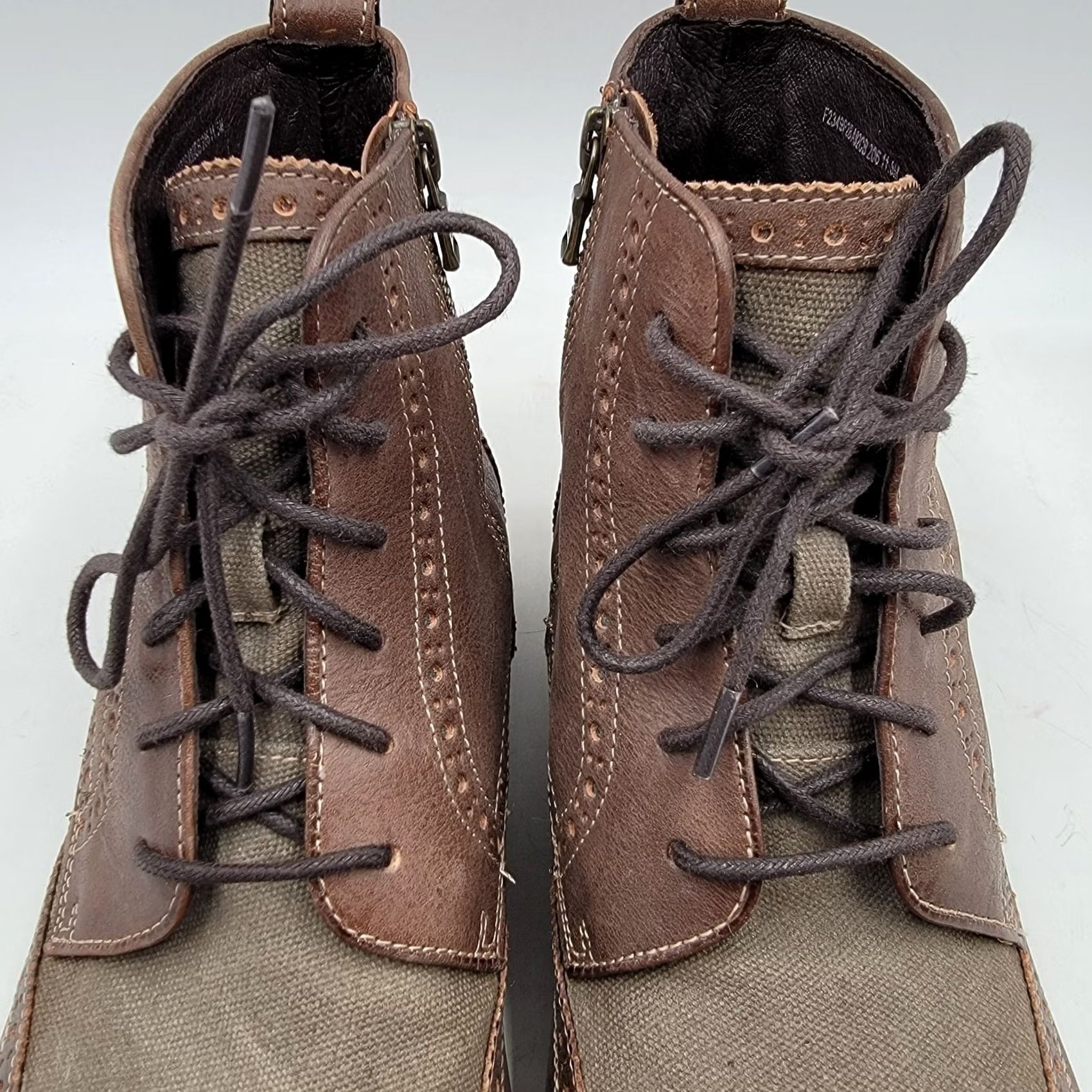 John Varvatos Wingtip Boots Size 11.5 Brown Green Leather  display picture 3