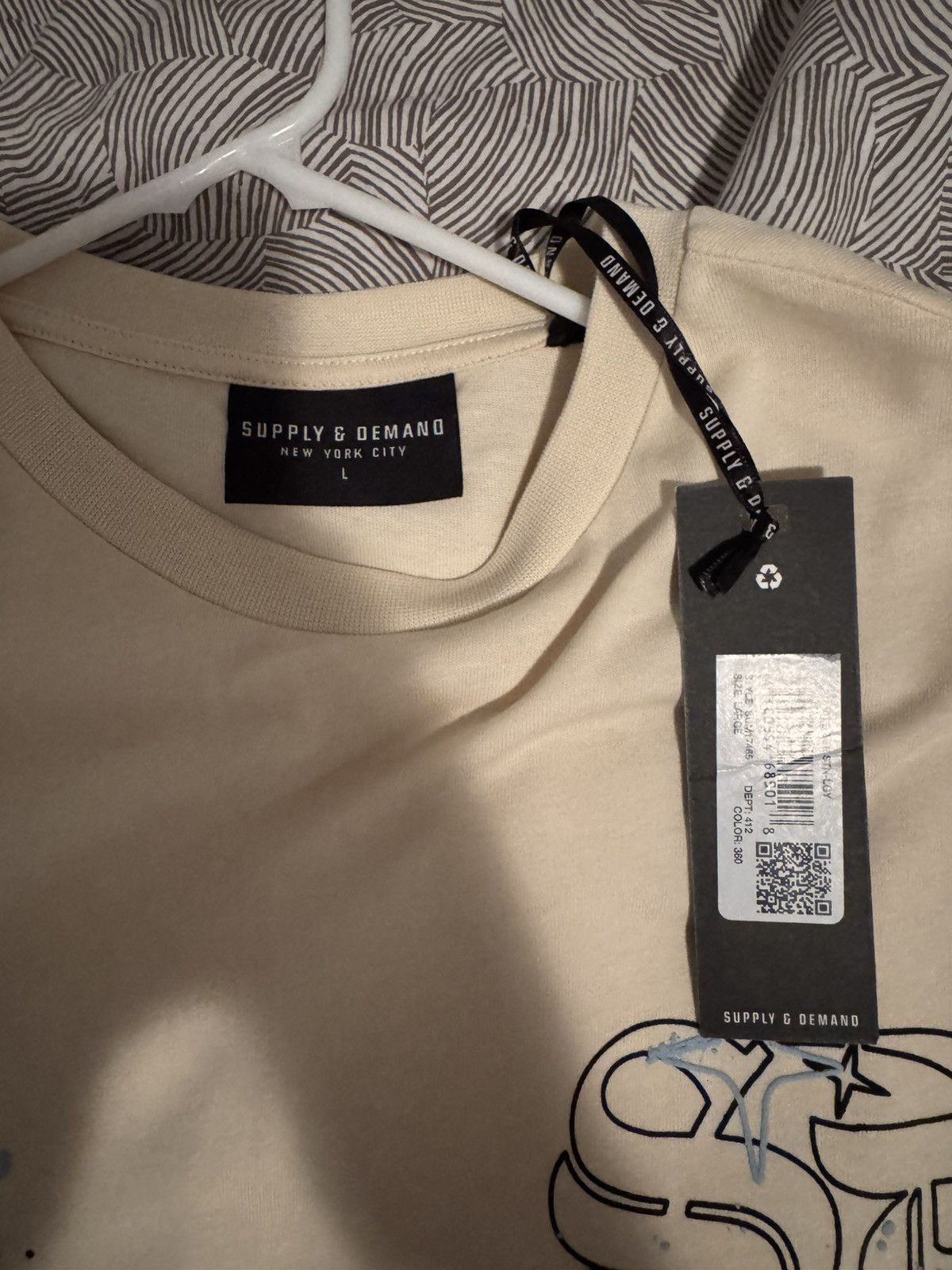 Supply & Demand Supply & Demand Cross Tee Size US L / EU 52-54 / 3 - 3 Thumbnail