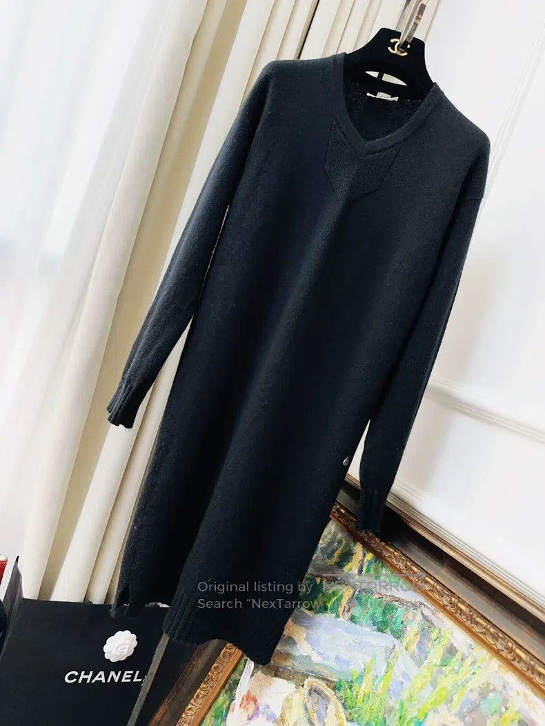 Hermes Hermes Black V-neck long-sleeve knit dress Size XS / US 0-2 / IT 36-38 - 1 Thumbnail