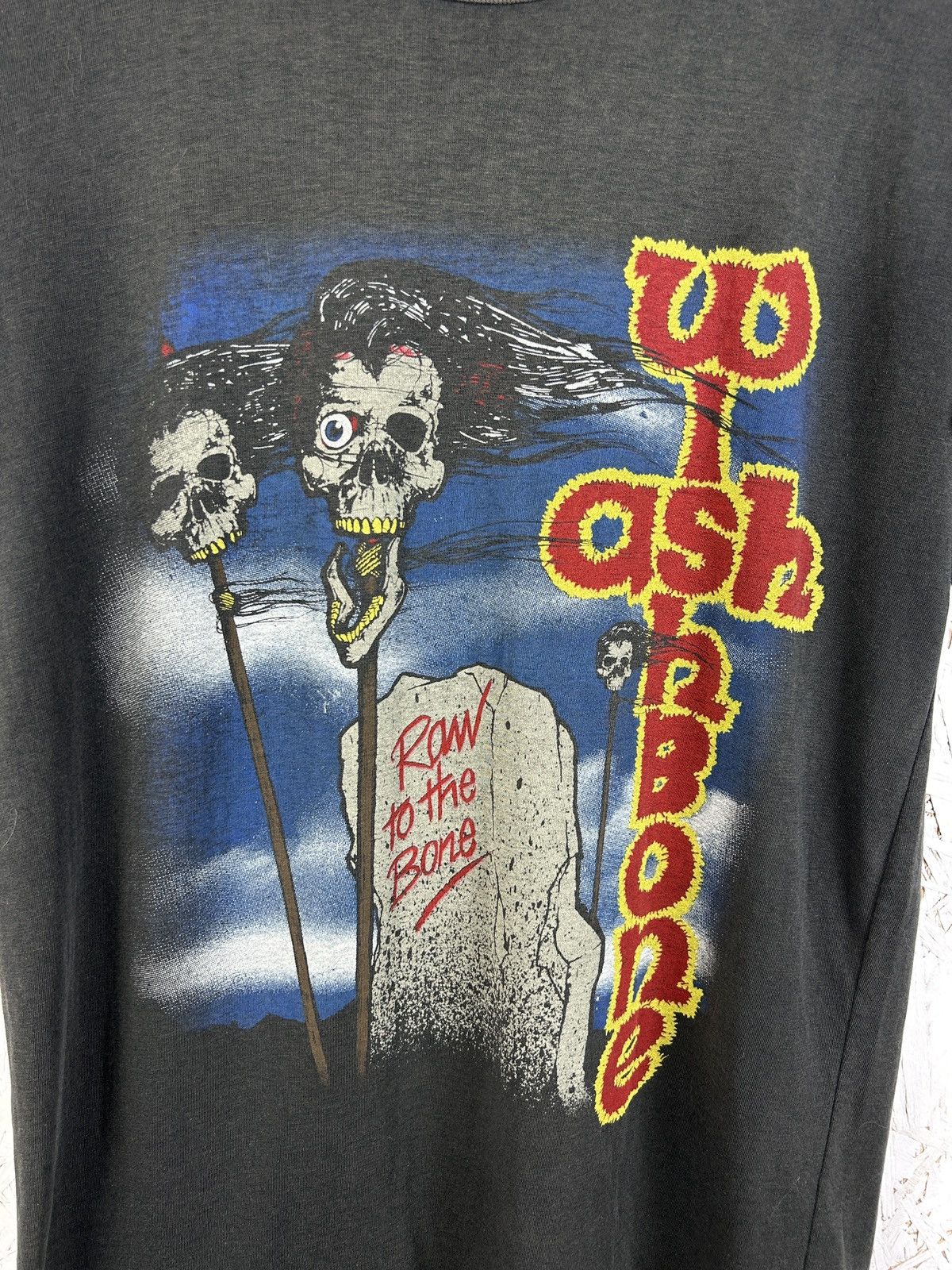 Band Tees 80s Vintage Wishbone Ash Raw To The Bone 1985/86 Tour Tee Size US L / EU 52-54 / 3 - 2 Thumbnail