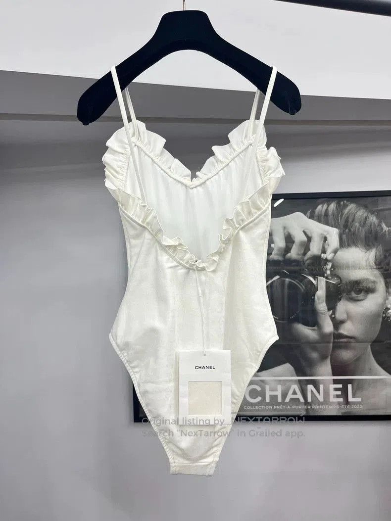 Chanel Chanel 23S White Ruffle Chain Swimsuit. Size US 35 - 3 Thumbnail