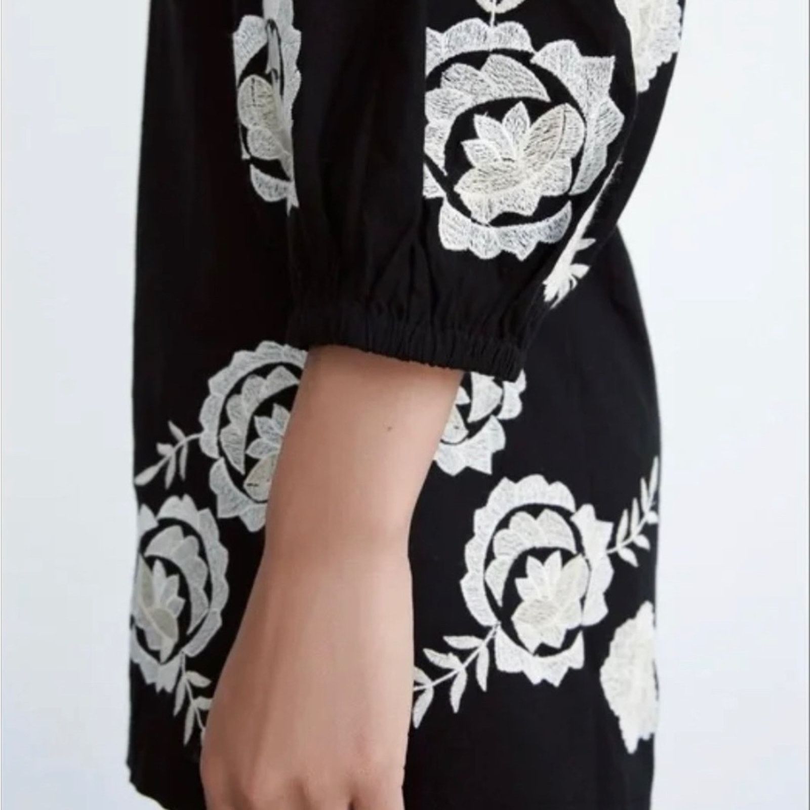 Zara Zara Black Embroidered Romper XS Size 26" / US 2 / IT 38 - 4 Thumbnail