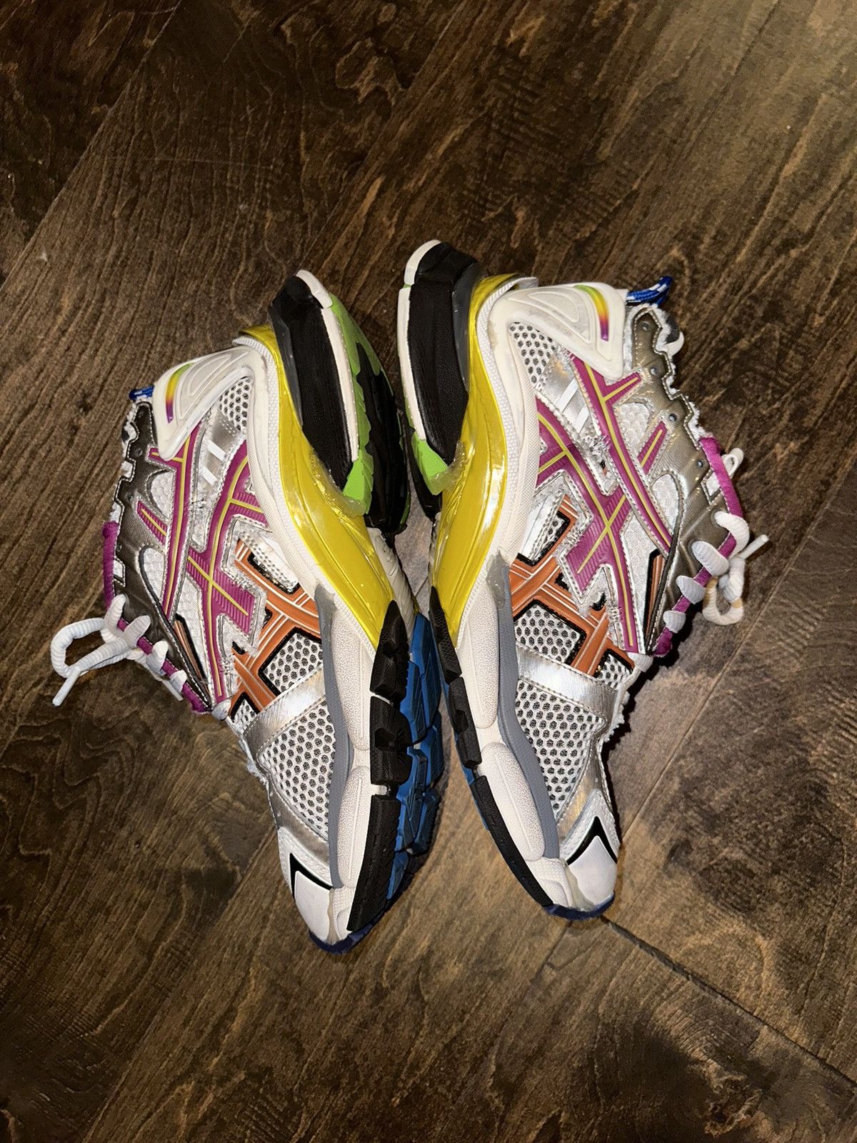 【24AW NEW】BALENCIAGA_men / Runner グラフィティスニーカー BALENCIAGA】Runner Gradient スニーカー グラディエント