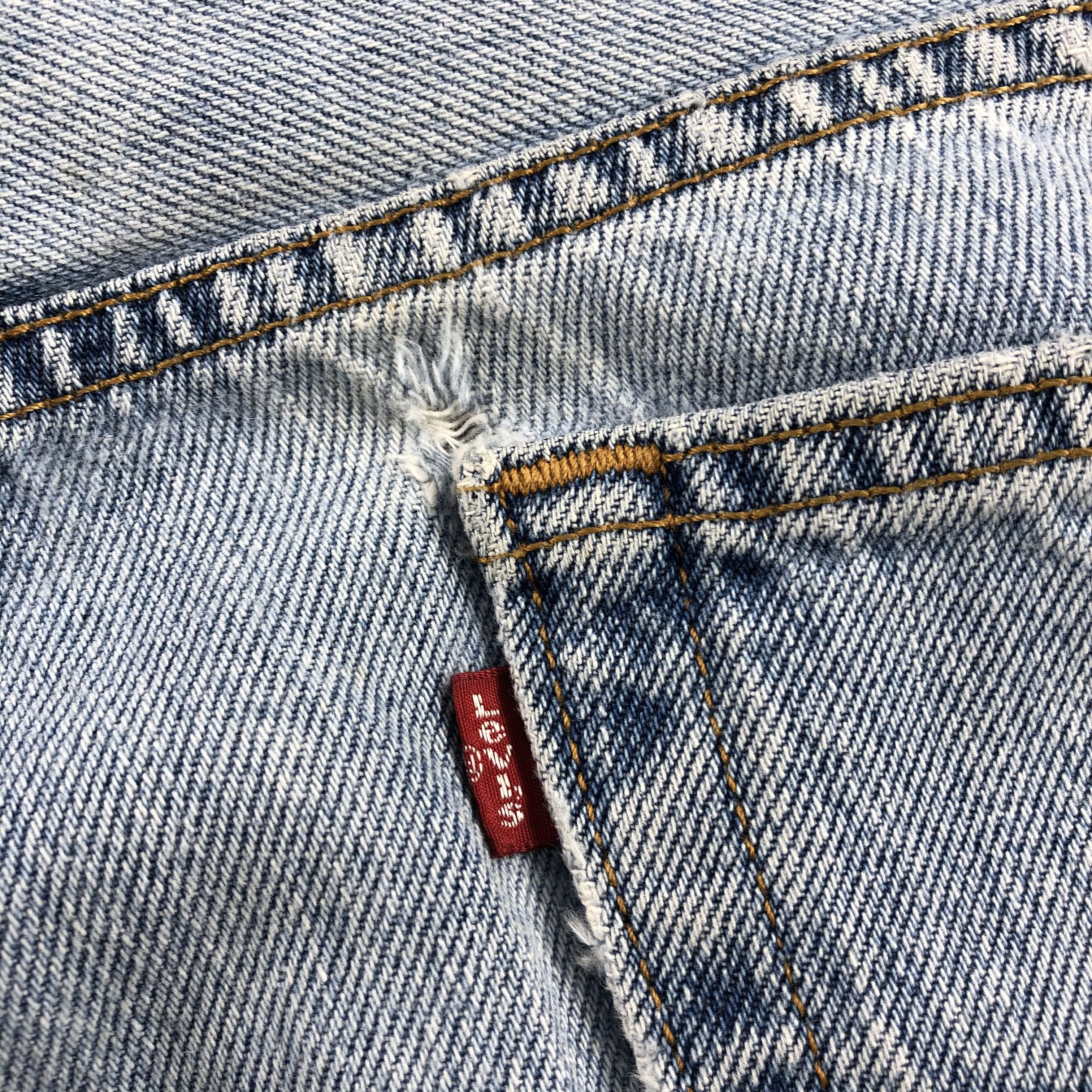 Levi's Vintage Light Wash Levis 560 Jeans-J1871 Size US 35 - 9 Thumbnail