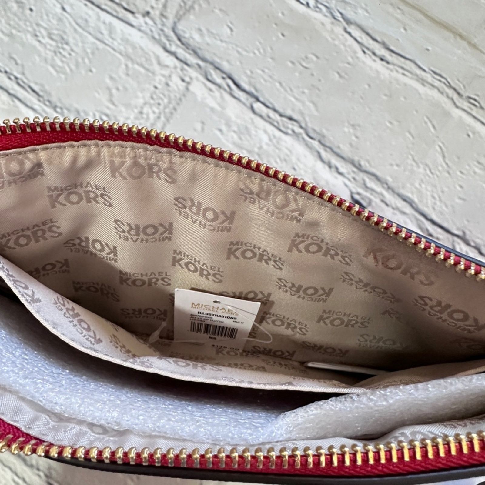 Michael Kors NWT Michael Kors Illustrations Beijing City Clutch in Red Size ONE SIZE - 3 Thumbnail