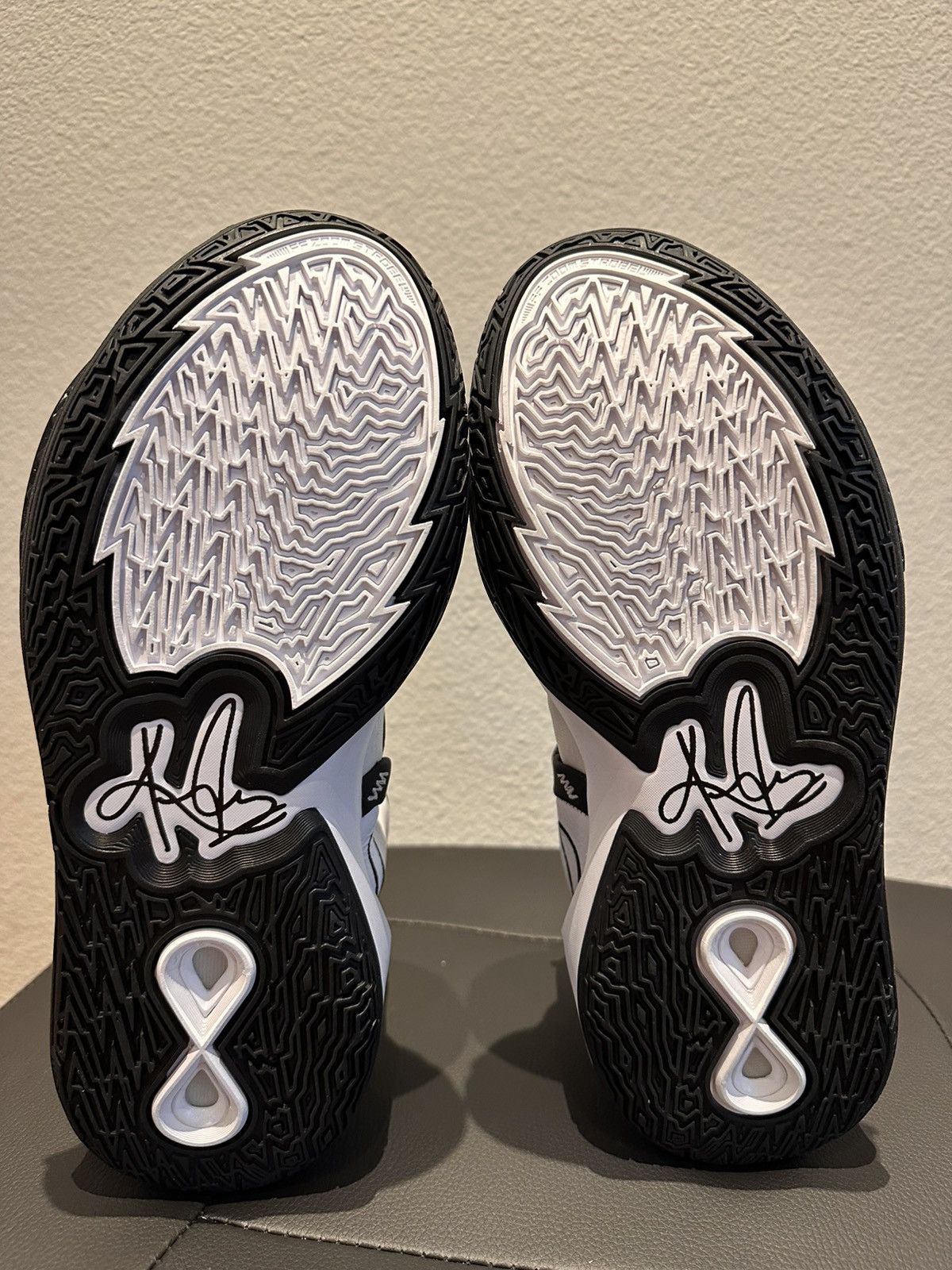 Nike Nike Kyrie Infinity Size US9.5 Size US 9.5 / EU 42-43 - 7 Thumbnail