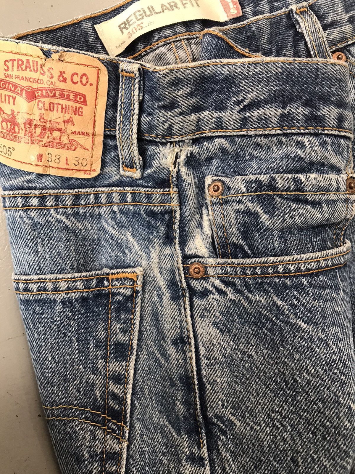 Levi's Vintage Levi’s Strauss & co 505 straight denim Size US 40 / EU 56 - 8 Thumbnail