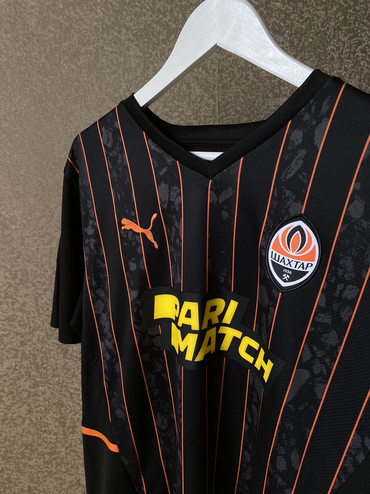 Puma Shakhtar Donetsk 2021 2022 Shirt Soccer Jersey Puma Size L Size US L / EU 52-54 / 3 - 7 Thumbnail
