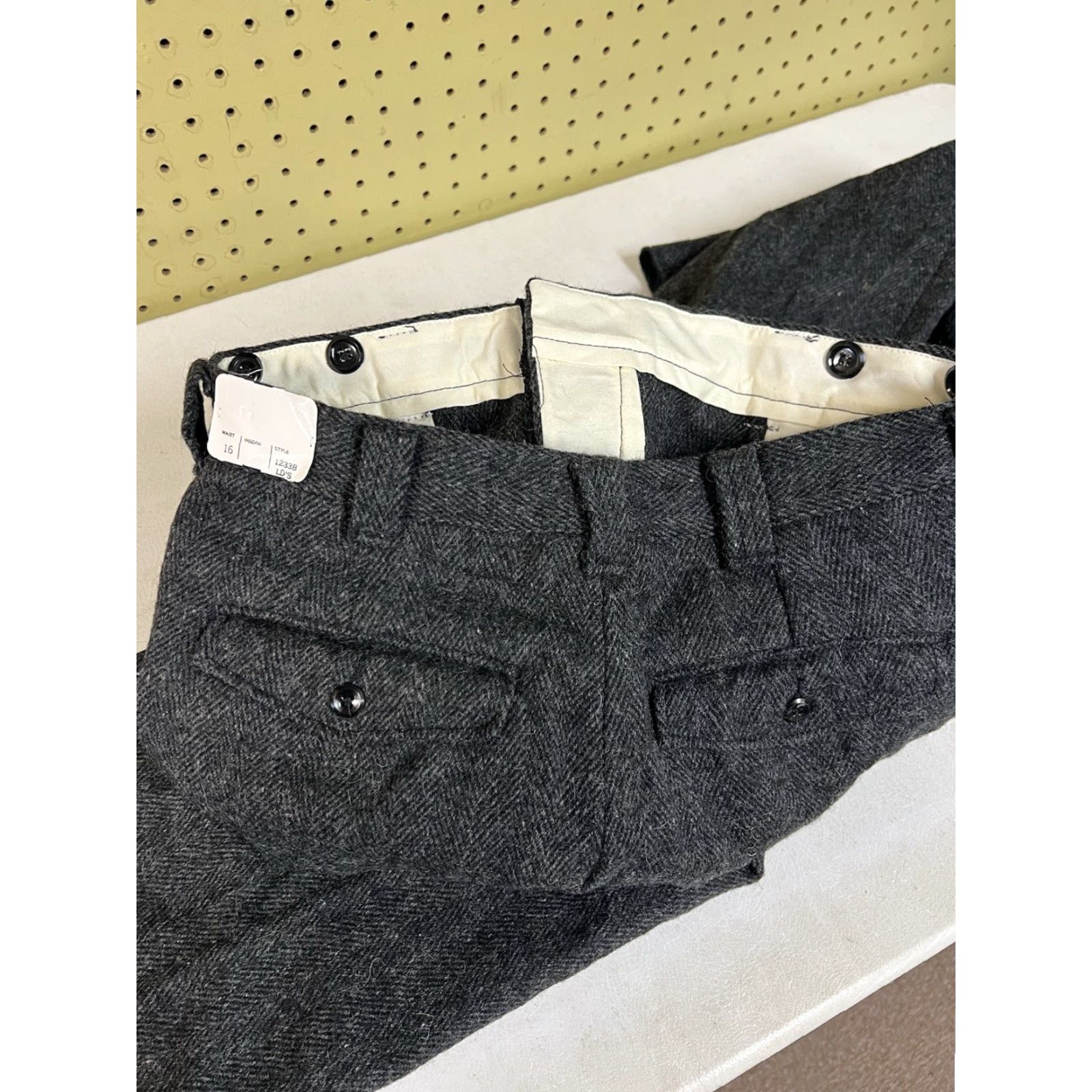 Vintage VINTAGE L.L. Bean Womens Pants Wool USA Made Pleated Wide Leg 16 Gray 90s Workwear City Preppy Size 38" / US 16 / IT 52 - 5 Thumbnail