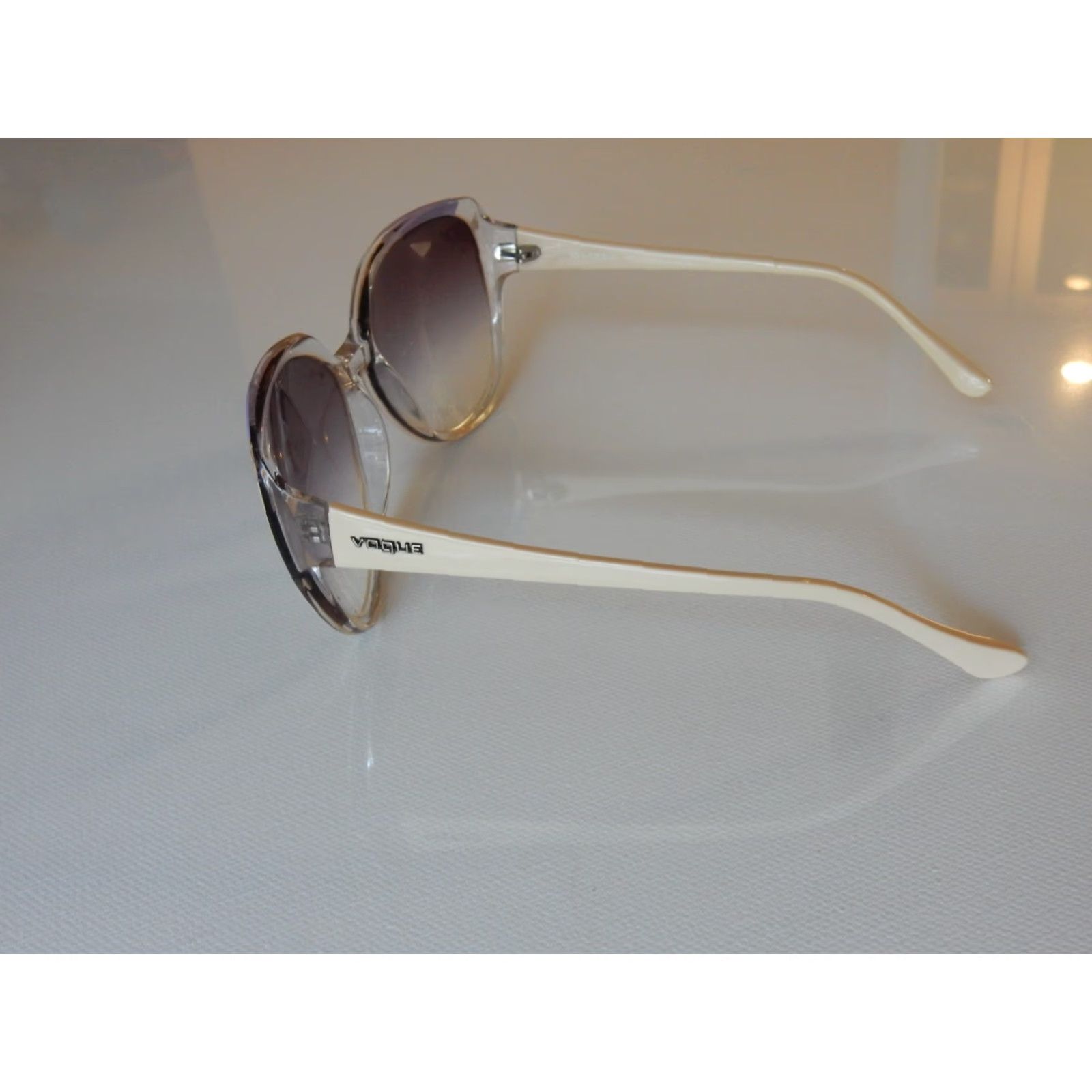 Vogue Vogue Sunglasses Women 52-15-135 VO2668-S 1923/8H White Frame, 52mm Lens, Clear Scratches Size ONE SIZE - 3 Thumbnail