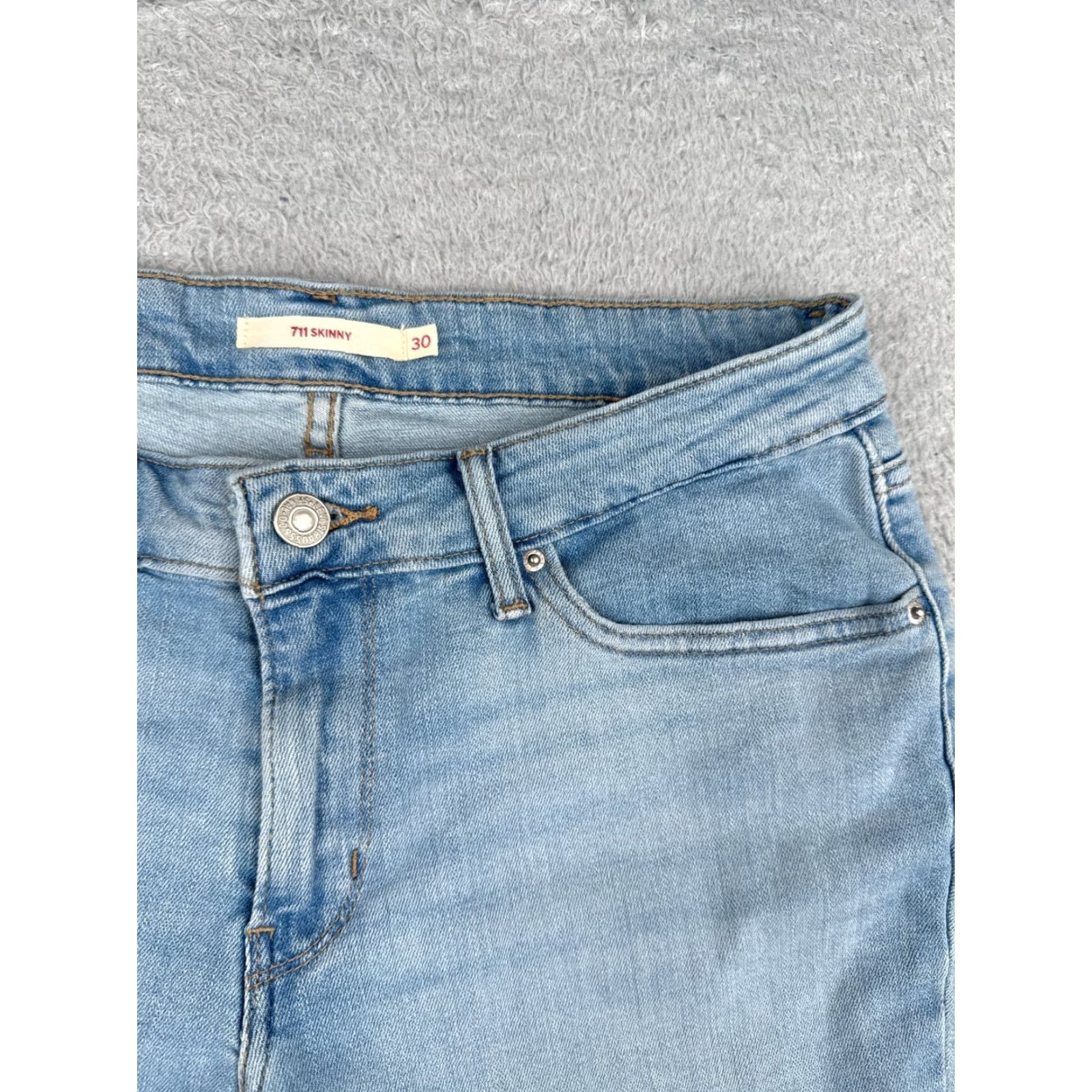 Levi's Levi's Shorts Women Blue Denim Cutoff 711 Skinny Cotton Blend Light 30x7 Size 30" / US 8 / IT 44 - 5 Thumbnail