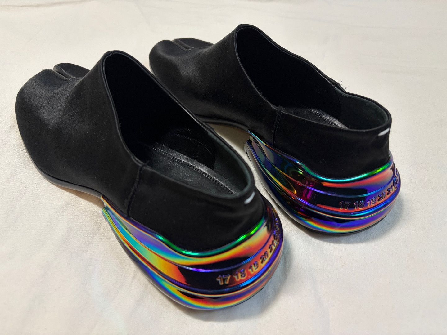 Tabi Boots Air Bag Heel Sole MM6 MM22 Iridescent Derby Shoes