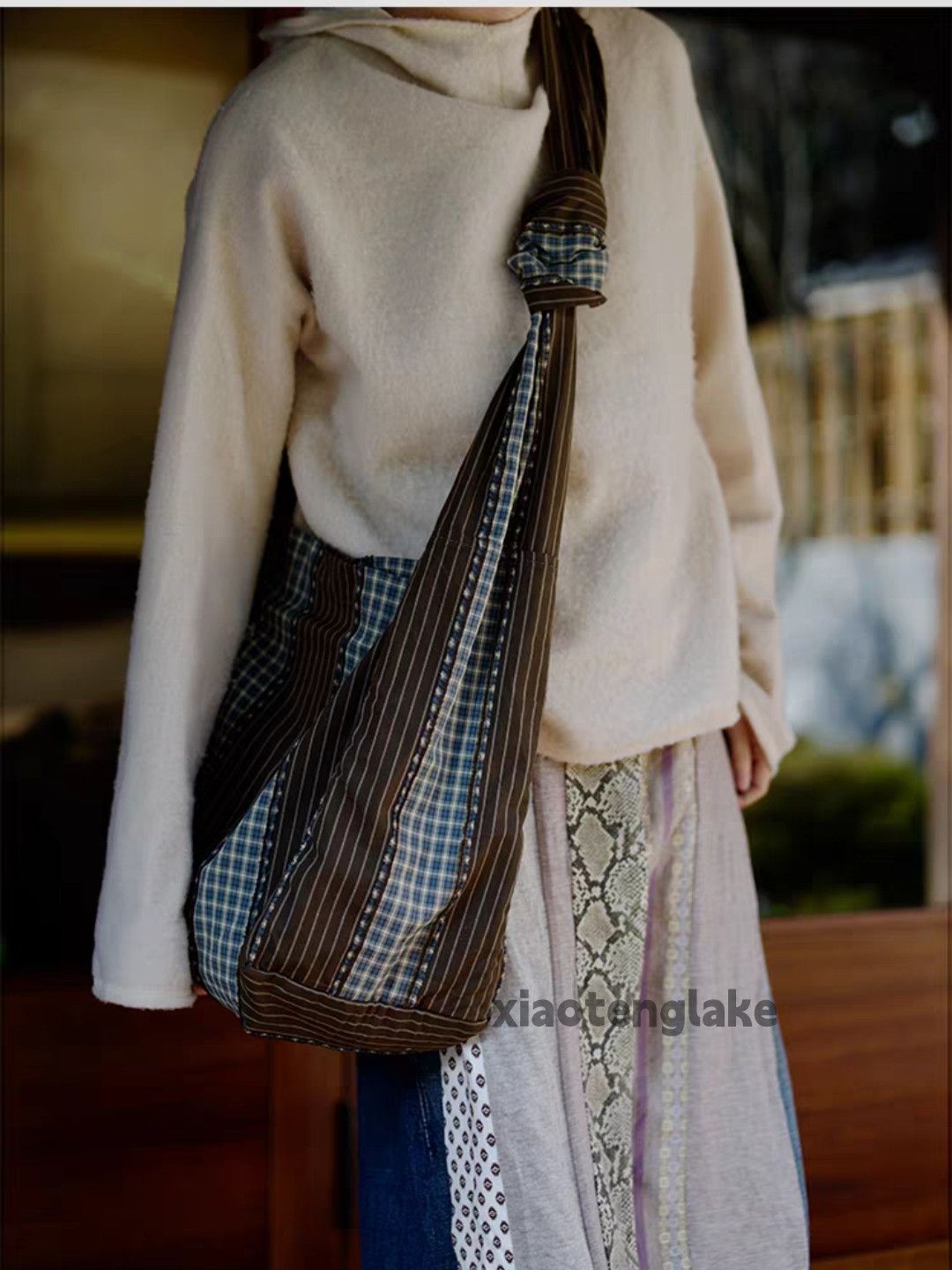 Vintage Unisex utility plaid yuppie y2k messenger crossbody bag Size ONE SIZE - 5 Thumbnail