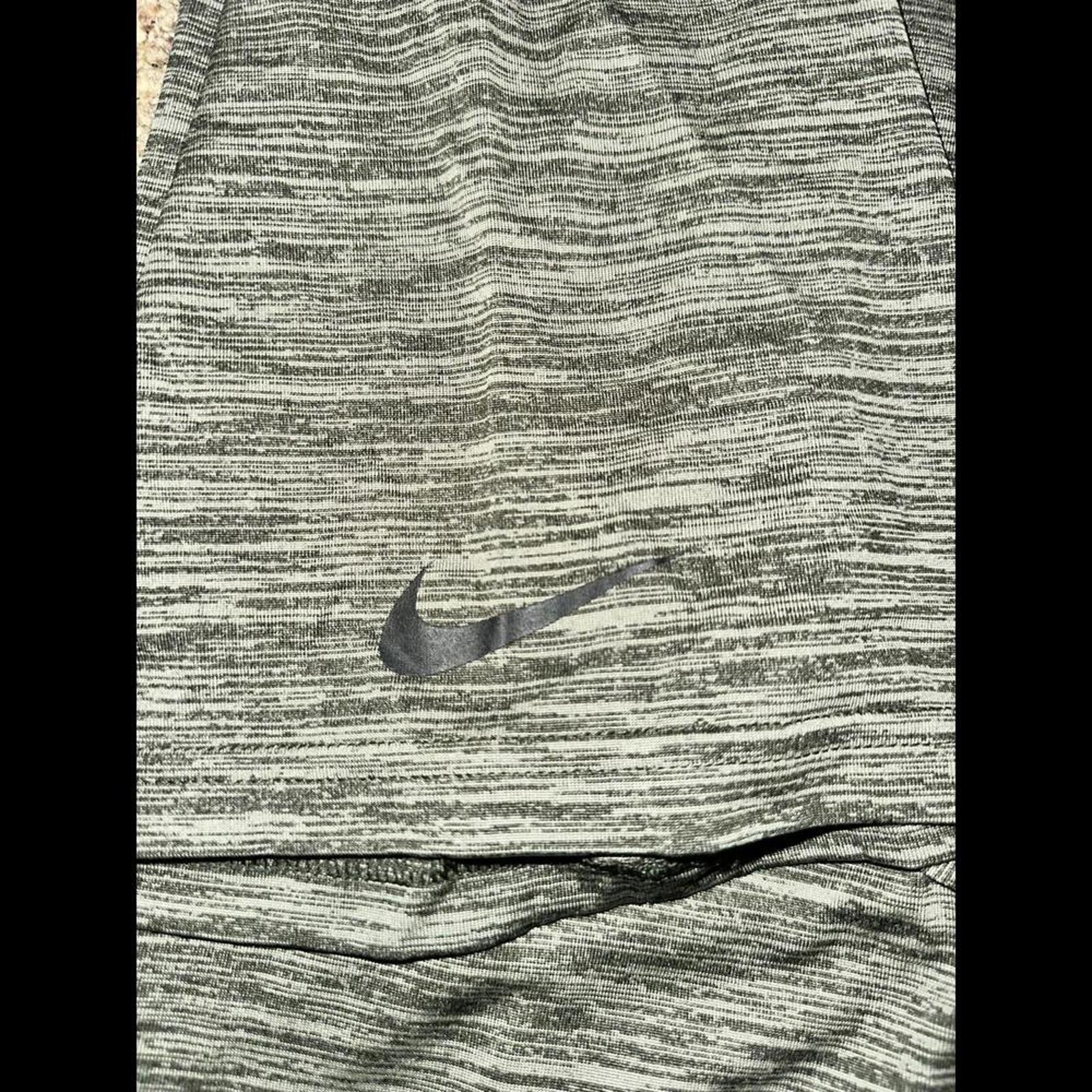 Nike Men’s Nike Chicago Bears Olive Salute To Service T-Shirt Size US XL / EU 56 / 4 - 5 Thumbnail