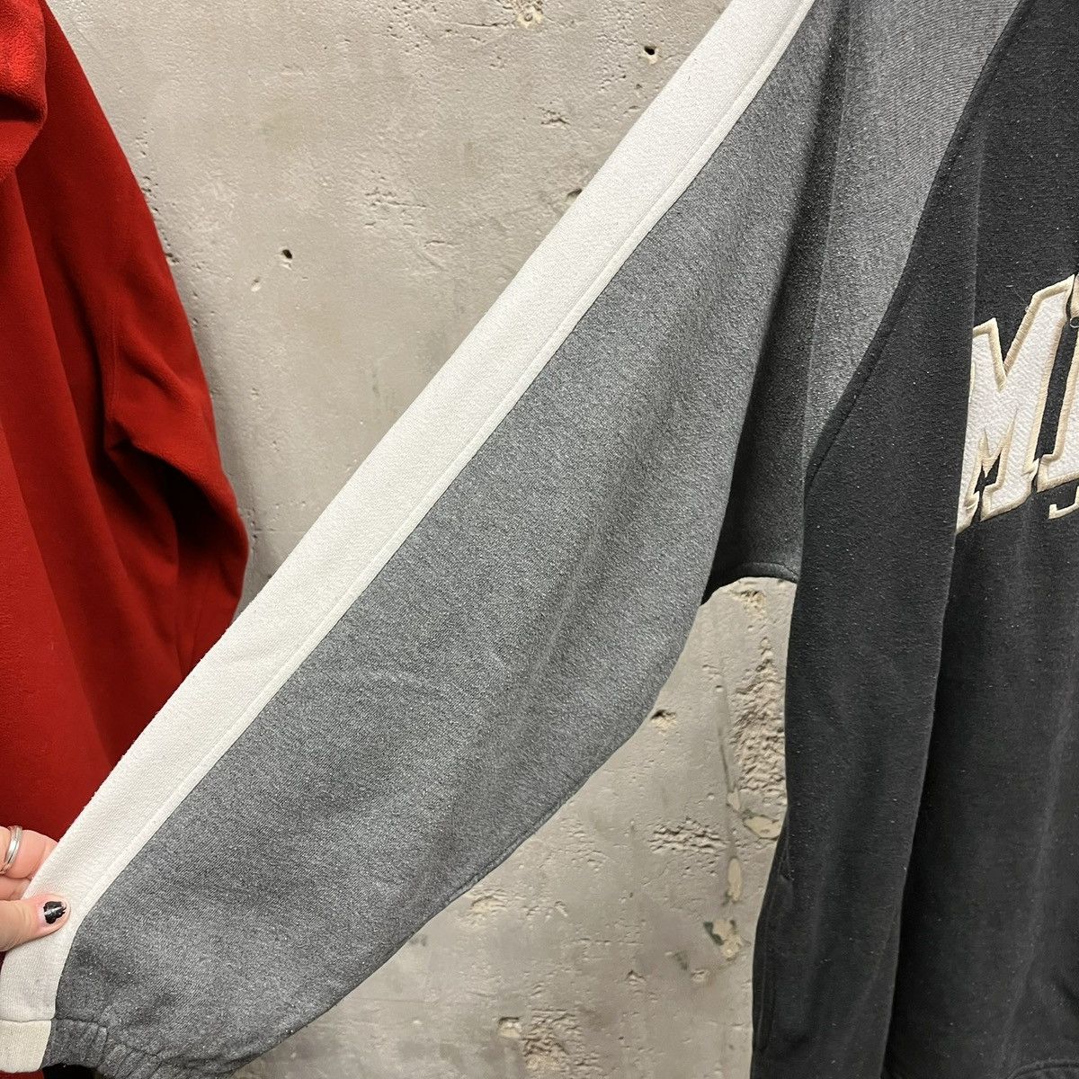 Mecca × Vintage Vintage Y2K Mecca Jeans Embroidered Gray Fleece Hoodie Large Size US L / EU 52-54 / 3 - 5 Thumbnail