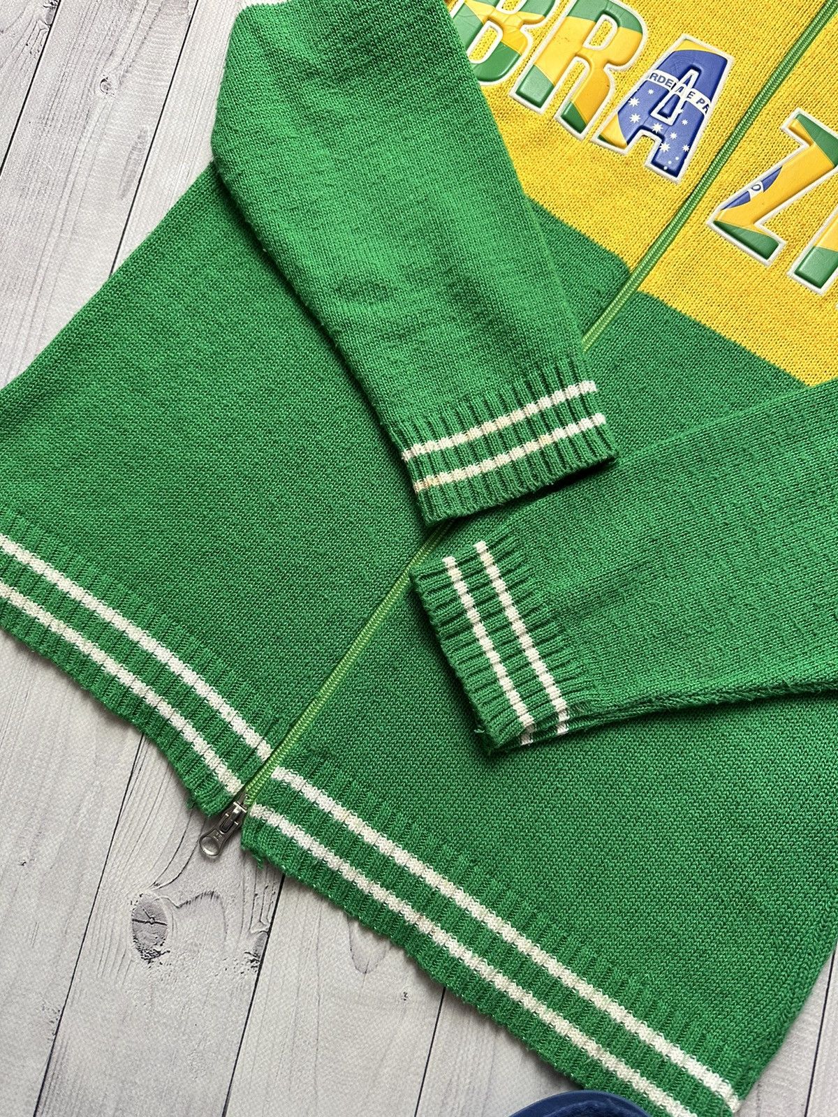 Vintage Vintage Brazil soccer zip Sweater rare logo size M Size US M / EU 48-50 / 2 - 4 Thumbnail