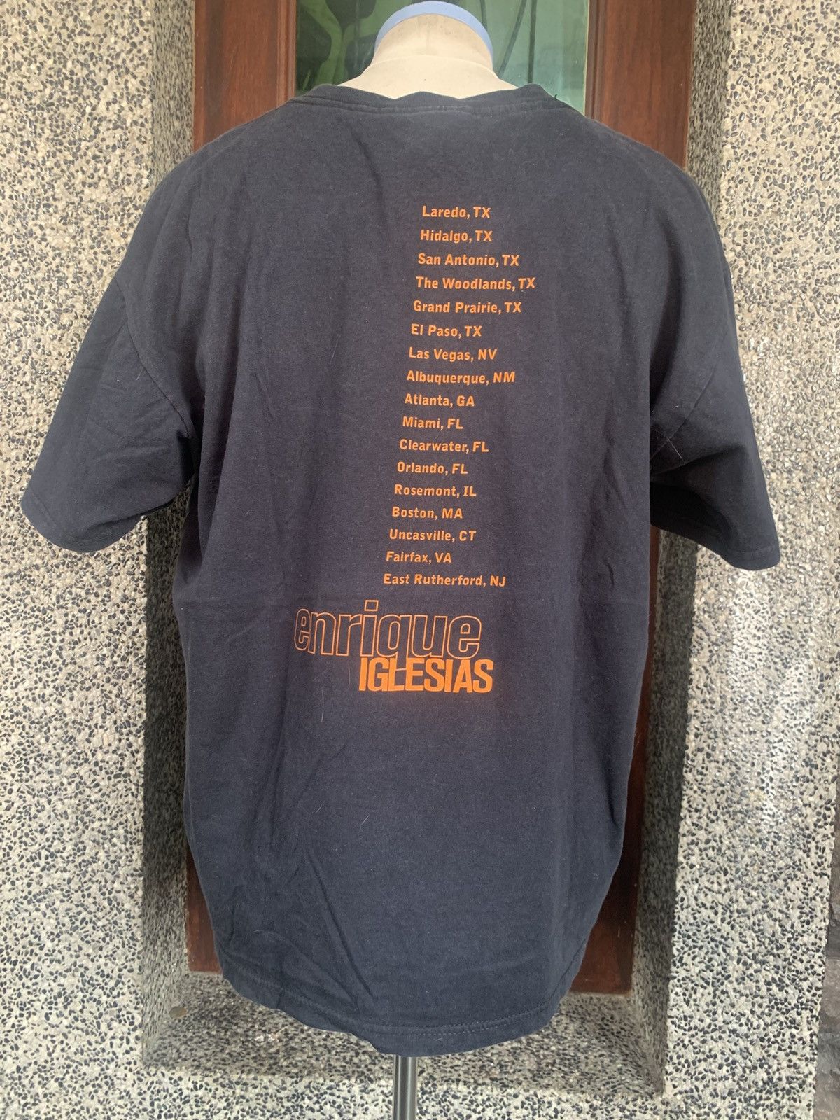 Vintage Vintage Enrique Iglesias Tour Latin Pop T shirt Size US L / EU 52-54 / 3 - 6 Thumbnail