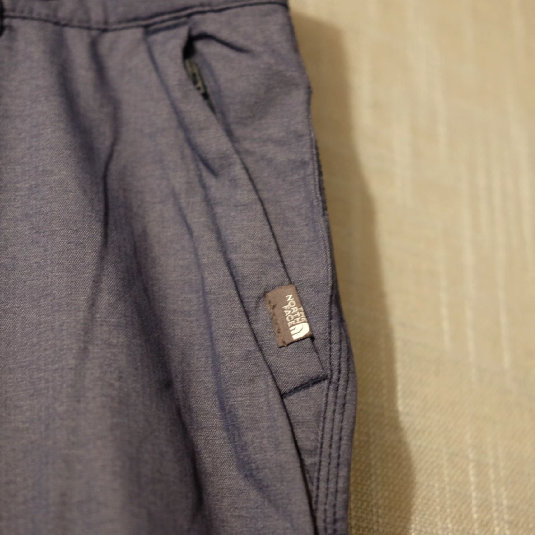 The North Face EUC The North Face Pants Women Navy Lightweight Hiking Zip Pockets 12 H82-3 Size 34" / US 12 / IT 48 - 4 Thumbnail