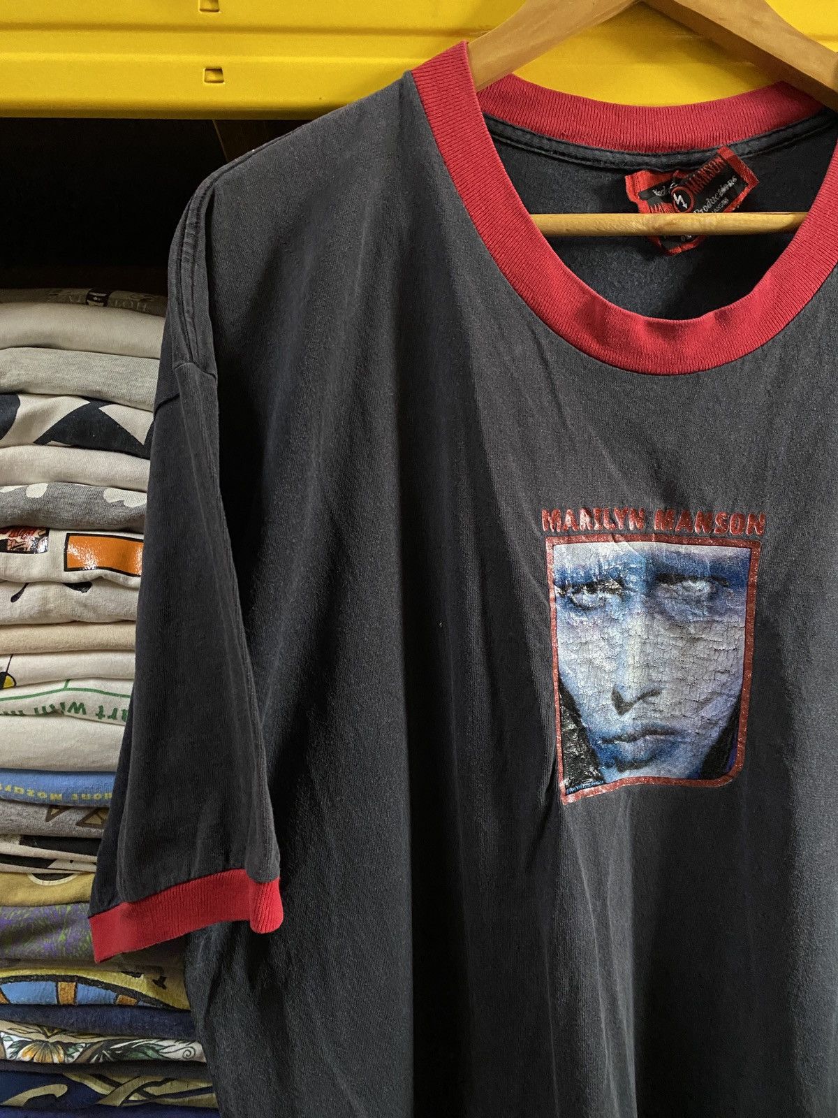 Band Tees × Marilyn Manson × Vintage RARE Vintage 1997 Marilyn Manson Band Tshirt ringer Size US XL / EU 56 / 4 - 4 Thumbnail