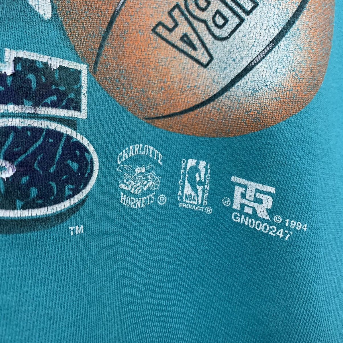 NBA × Vintage Vintage 1994 Charlotte Hornets Tshirt Size US M / EU 48-50 / 2 - 6 Thumbnail