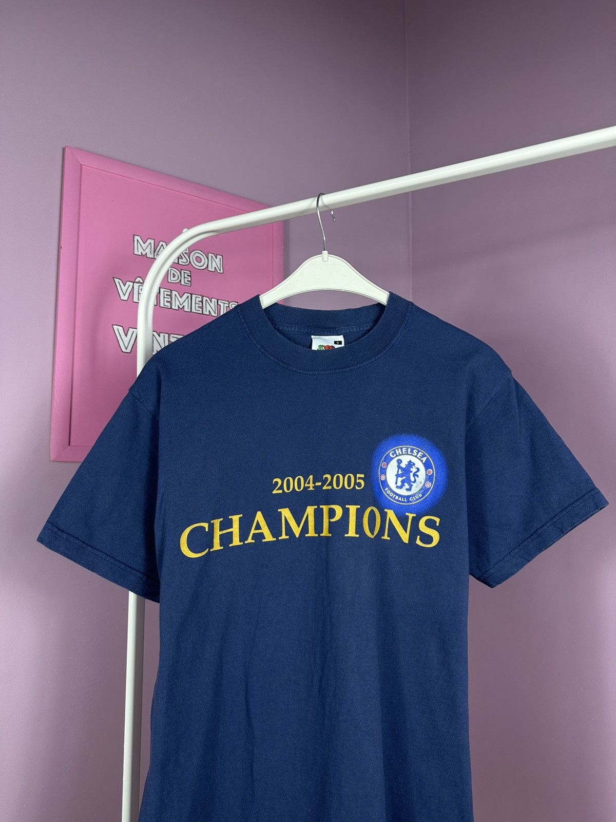 Fruit Of The Loom Chelsea FC Champions 2004 Tee Vintage TShirt Football Jersey Size US S / EU 44-46 / 1 - 4 Thumbnail