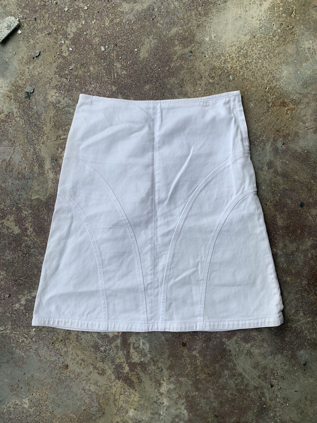 image of Chanel Skirt in White, Women's (Size 29)