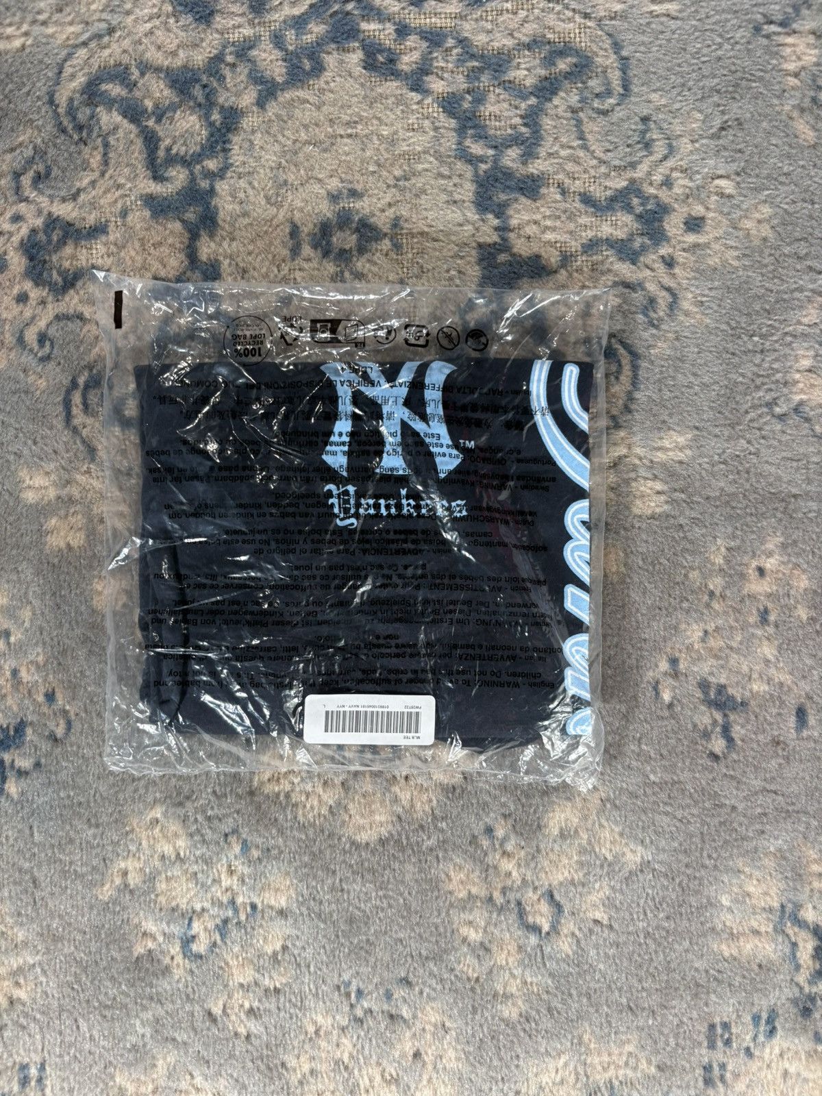 New York Yankees × Supreme Supreme x Yankees Size US L / EU 52-54 / 3 - 1 Thumbnail
