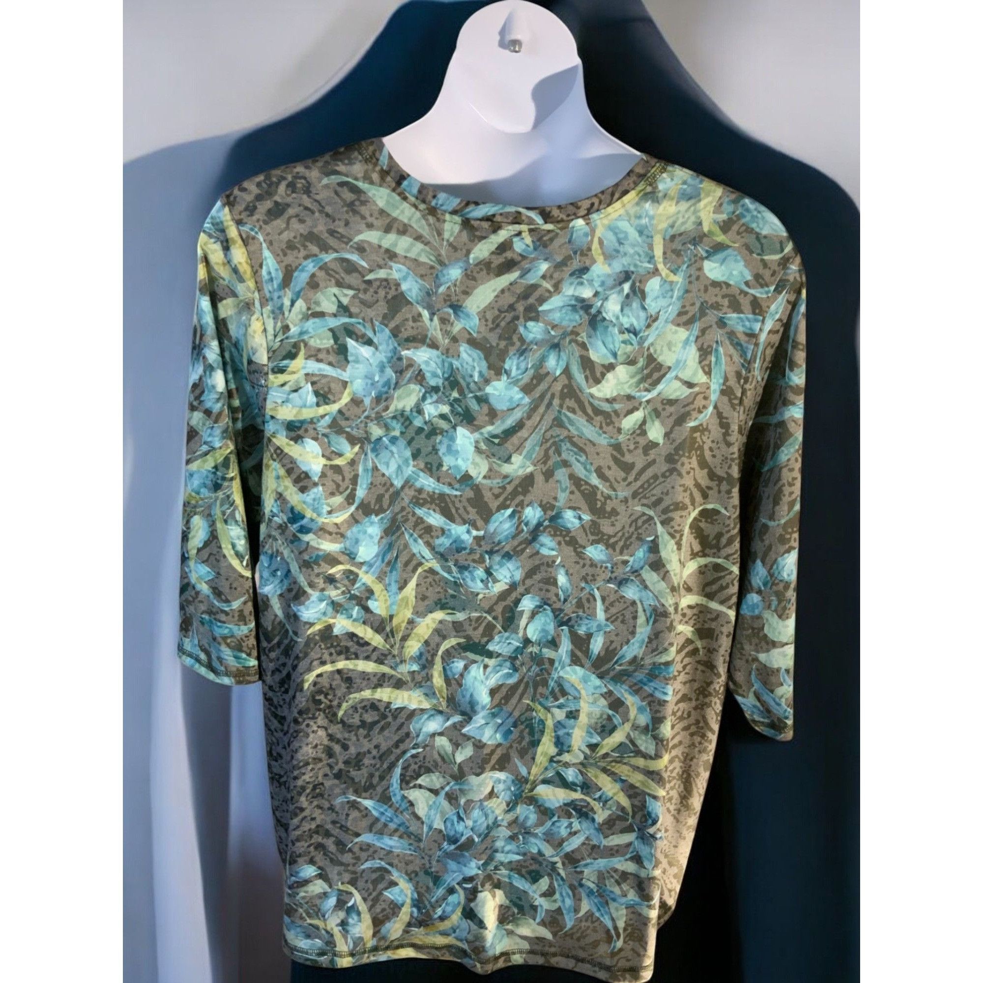 Designer Catherines Womens 0X Top Tropical Print Scoop Neck Quarter S Size XL / US 12-14 / IT 48-50 - 6 Thumbnail