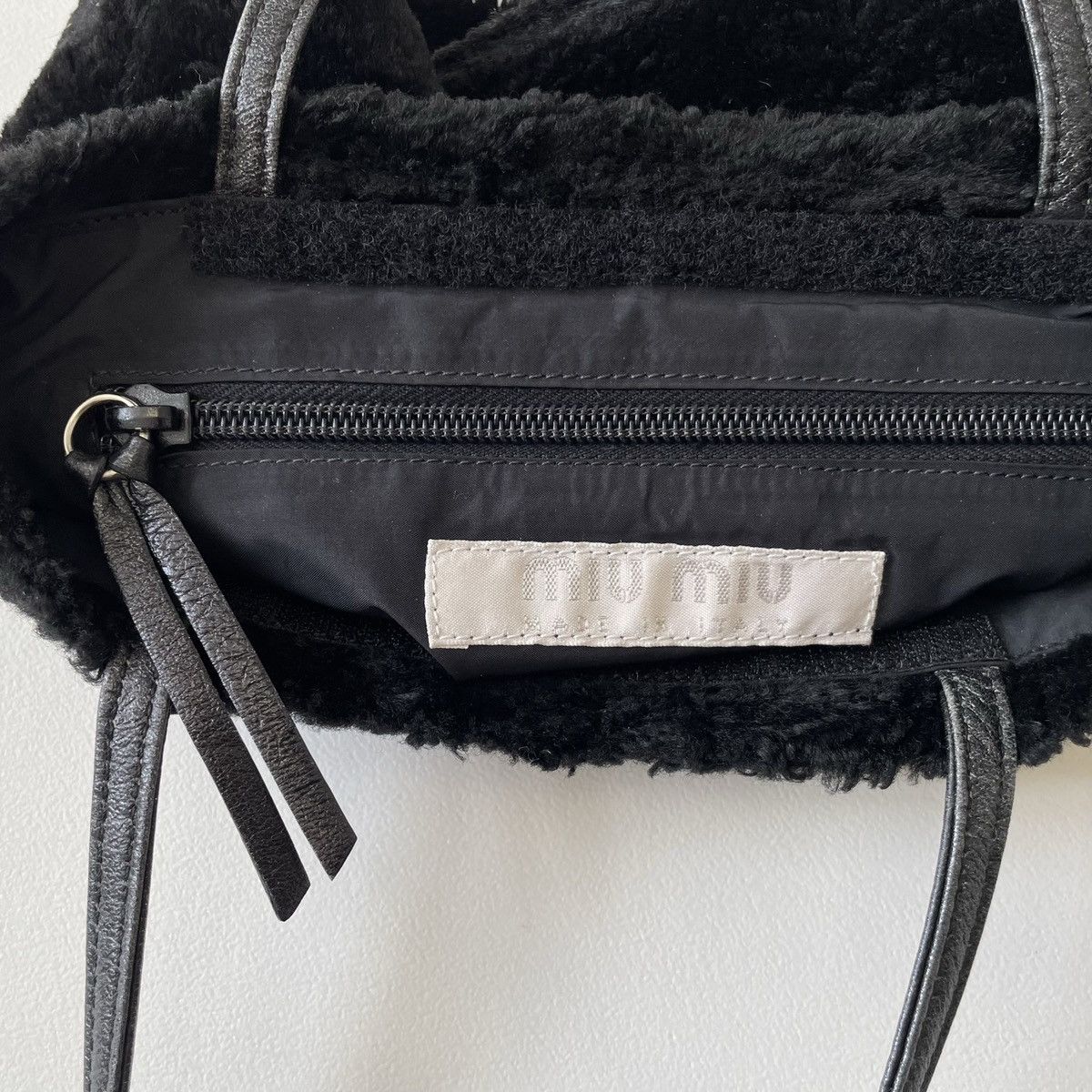 Miu Miu A/W 1999 Black Shearling Mini Hand Bag Size ONE SIZE - 11 Thumbnail