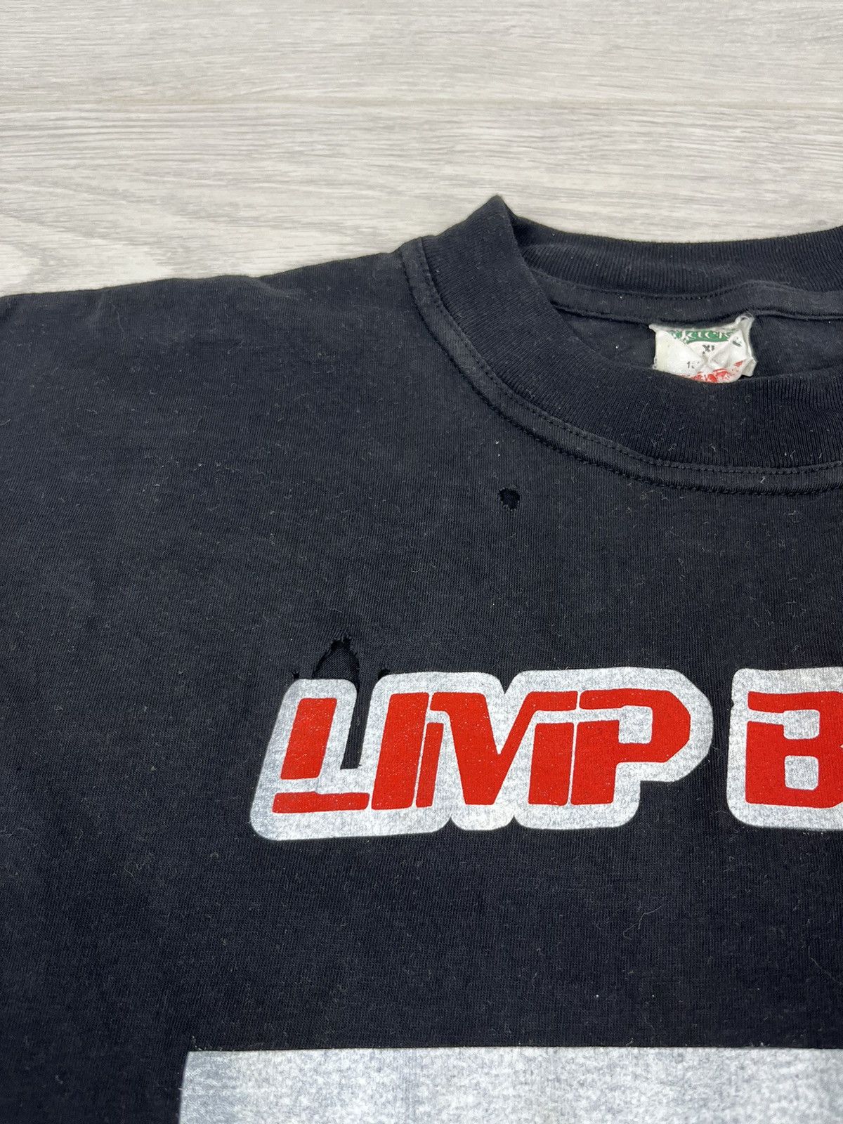 Band Tees Limp Bizkit Is Better Than Everyone Vintage 90s Rap T Shirt Size US XL / EU 56 / 4 - 5 Thumbnail