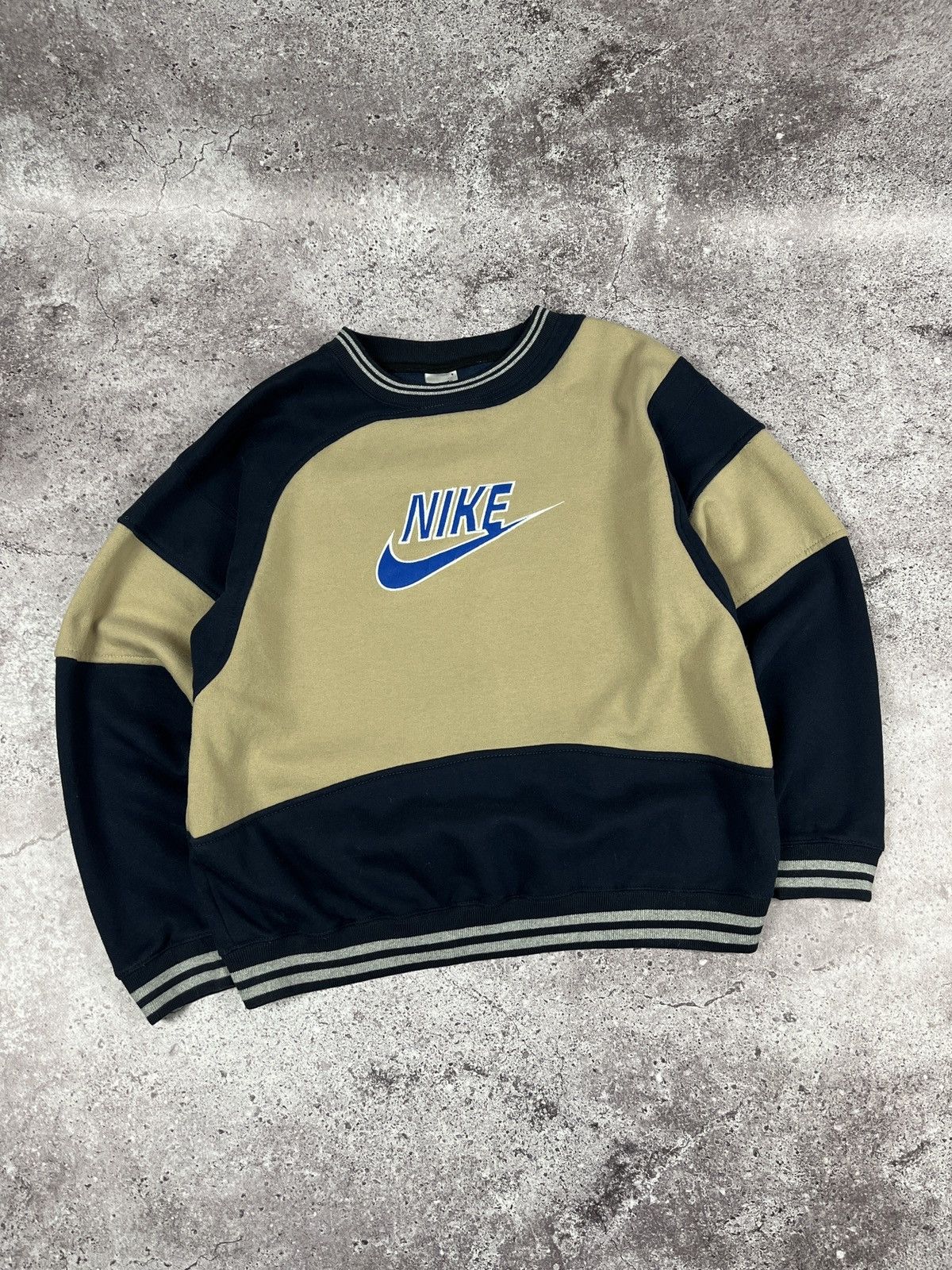 Nike Rare🔥Vintage 90’s Nike Logo Sweatshirt Size US XL / EU 56 / 4 - 1 Thumbnail