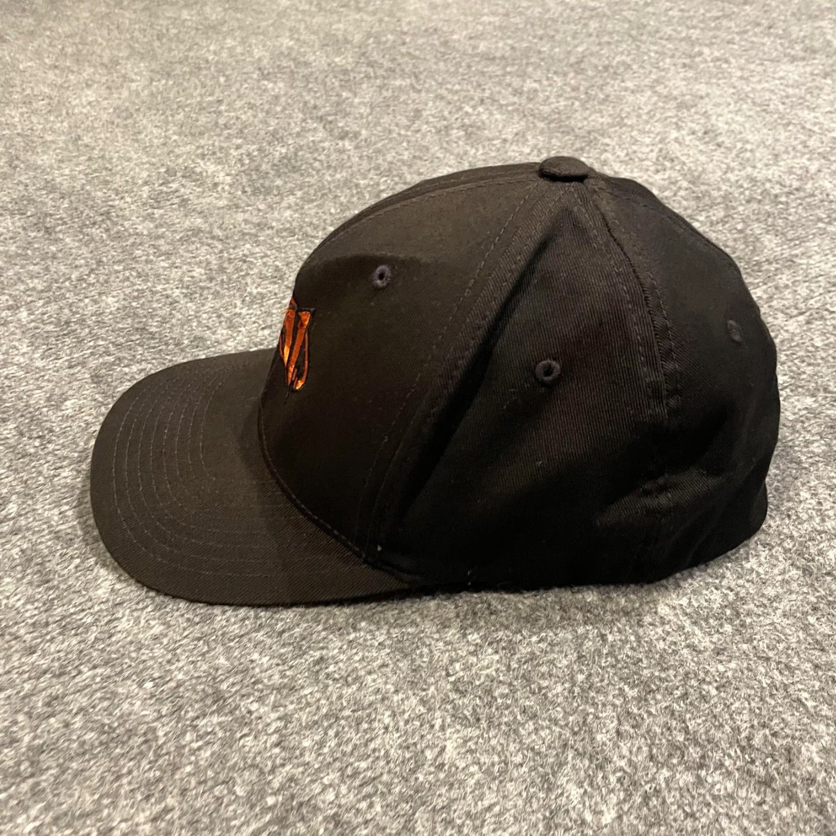 Vintage VINTAGE Flexfit Baseball Cap Mens S/M Black 311 Rock Band Hat Stretch Twill Cap Light Gray Underbrim Orange Logo Men Size ONE SIZE - 4 Thumbnail