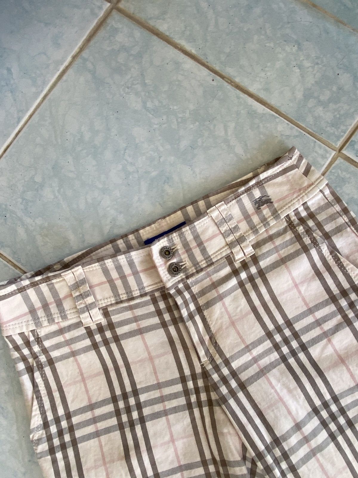 Burberry Burberry Blue Label nova check shorts pink accent stripe. Size 28" / US 6 / IT 42 - 5 Thumbnail