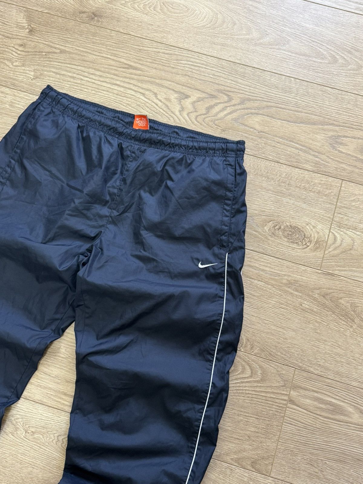 Nike Vintage Nike nylon swoosh Y2K pants sweatpants size M Size US 32 / EU 48 - 16 Thumbnail