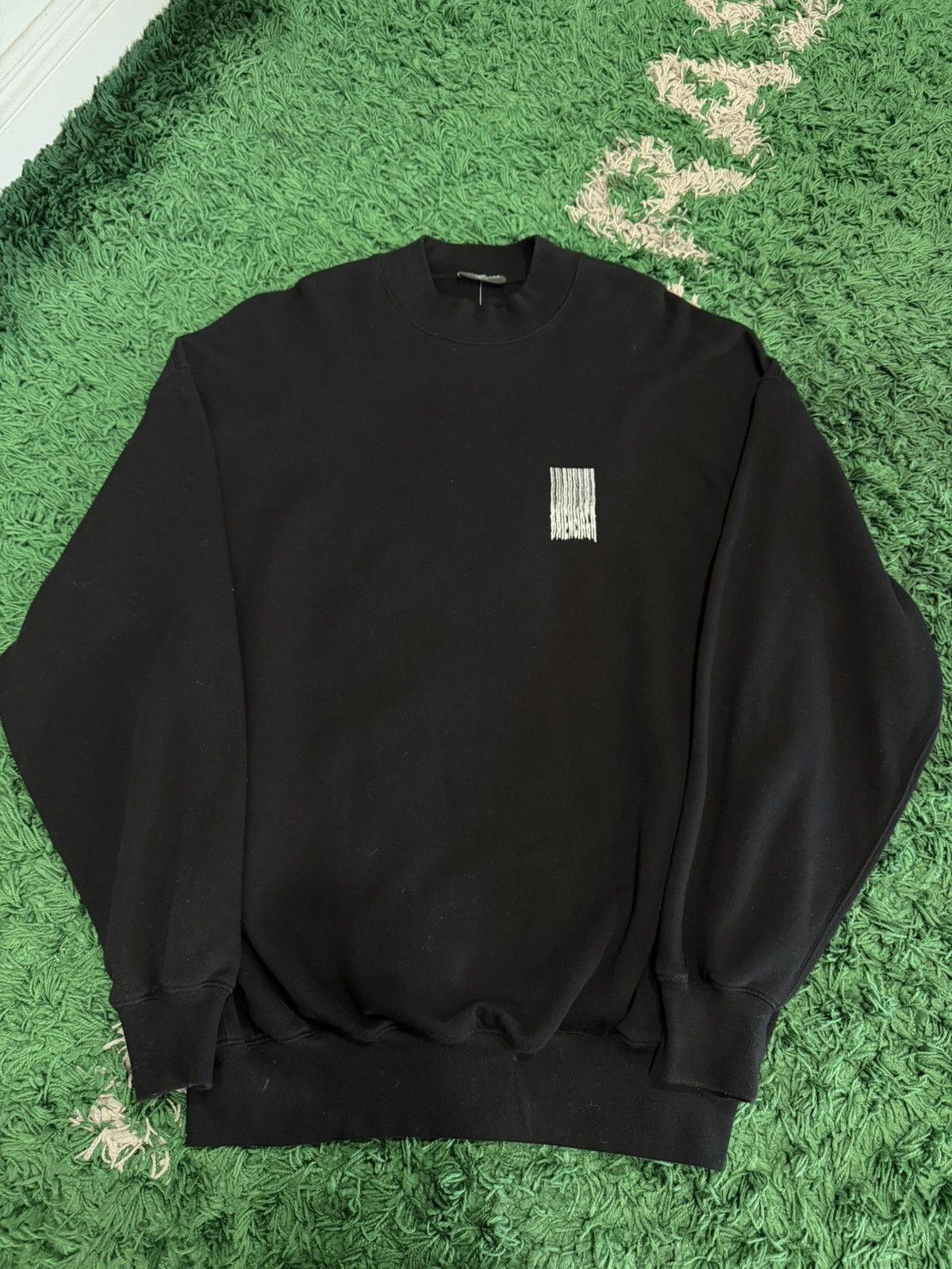 Balenciaga Balenciaga Barcode Logo Crewneck Size US XXL / EU 58 / 5 - 2 Thumbnail