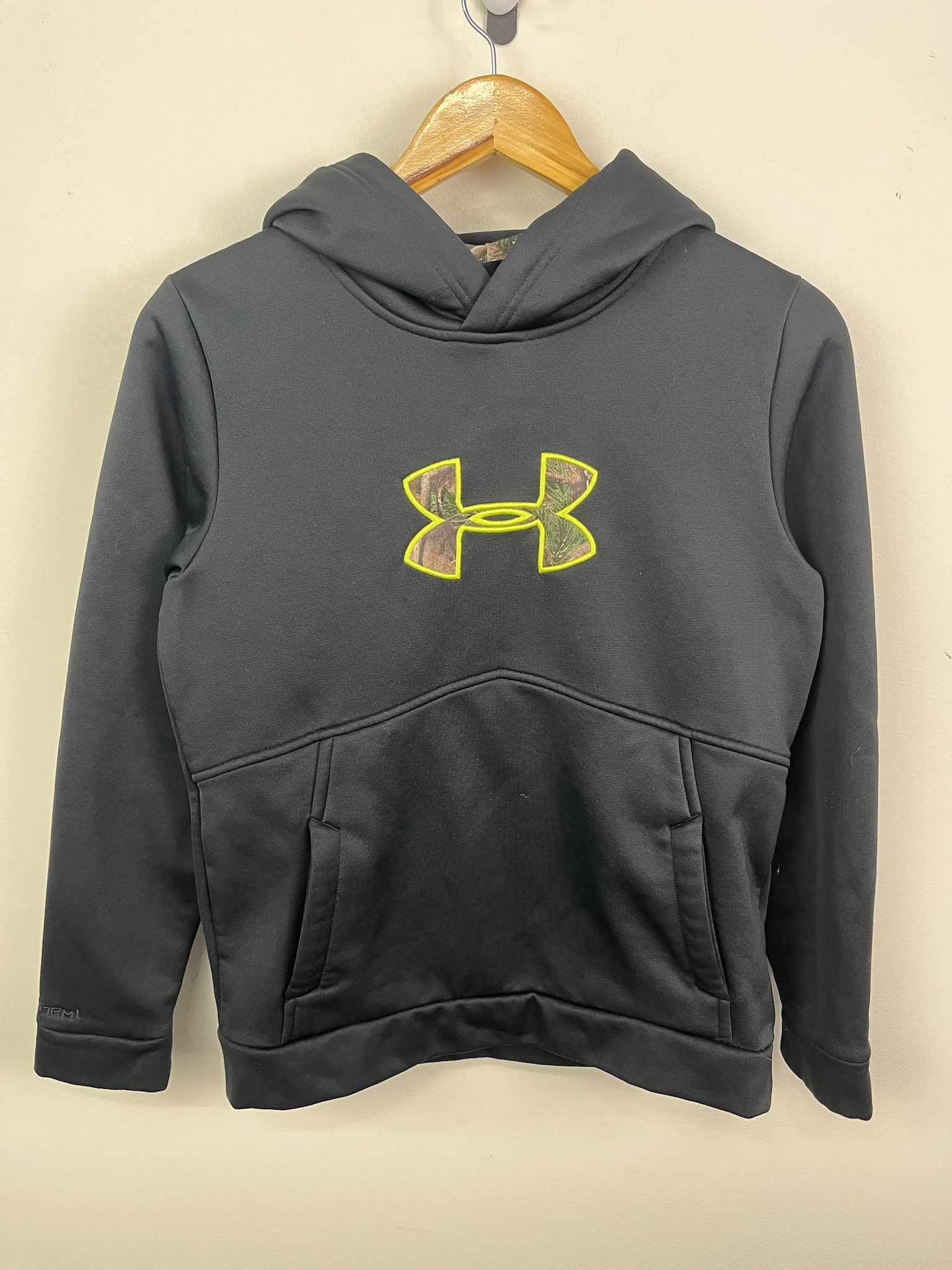 Vintage Vintage 00's Y2K Under Armour Camo Neon Logo Pullover Hoodie Size Youth Large Size US L / EU 52-54 / 3 - 1 Thumbnail
