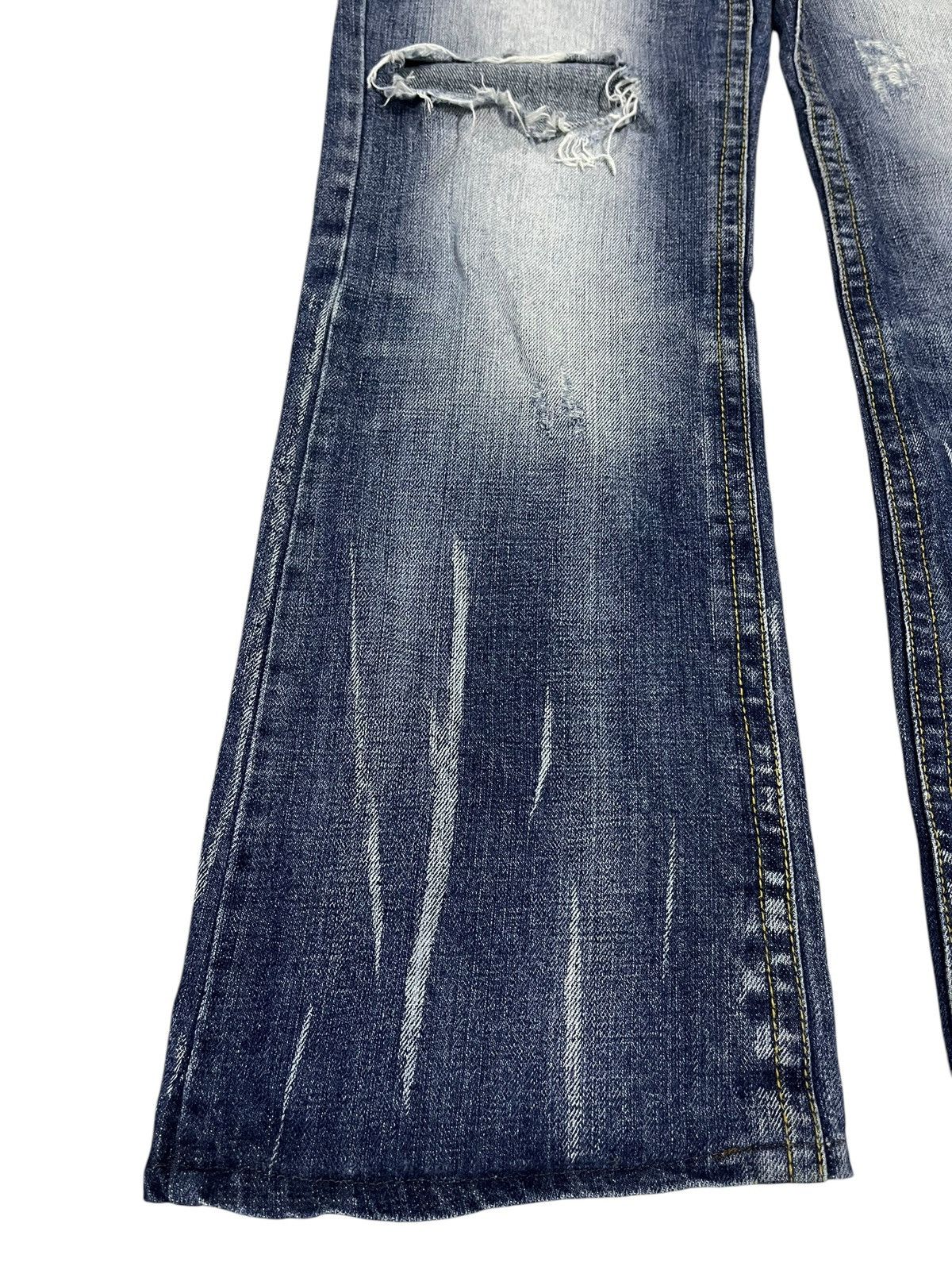 If Six Was Nine × Japanese Brand × Le Grande Bleu (L.G.B.) FLARE💥 JAPANESE BRAND Y2K WASHED BLUE DISTRESSED JEANS Size 32" / US 10 / IT 46 - 5 Thumbnail