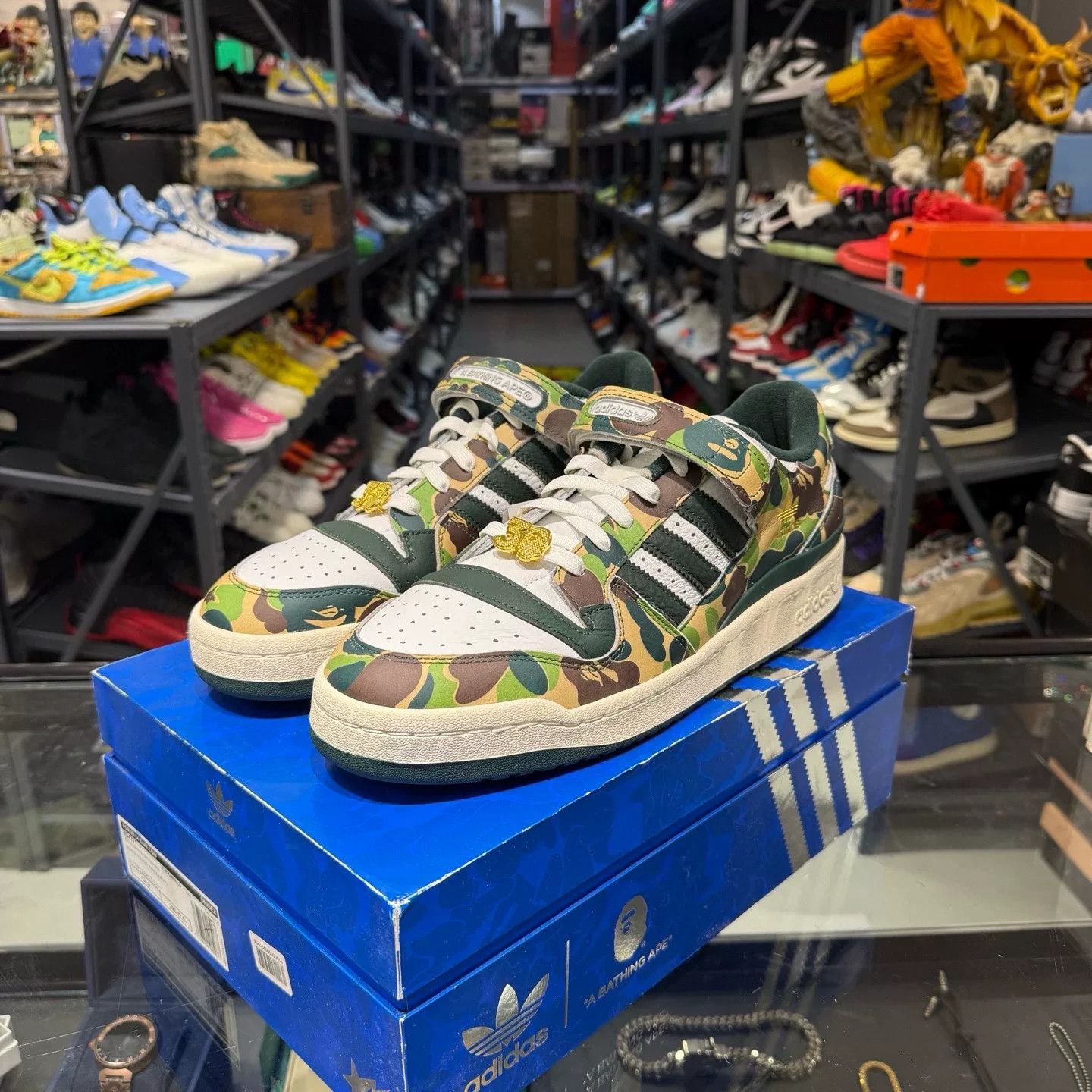 Adidas Adidas Green Lowtop Sneakers 13 Men Size US 13 / EU 46 - 1 Thumbnail
