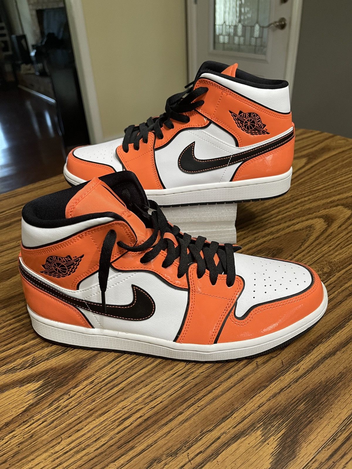 Jordan Brand × Nike Jordan 1 Size US 10.5 / EU 43-44 - 1 Thumbnail